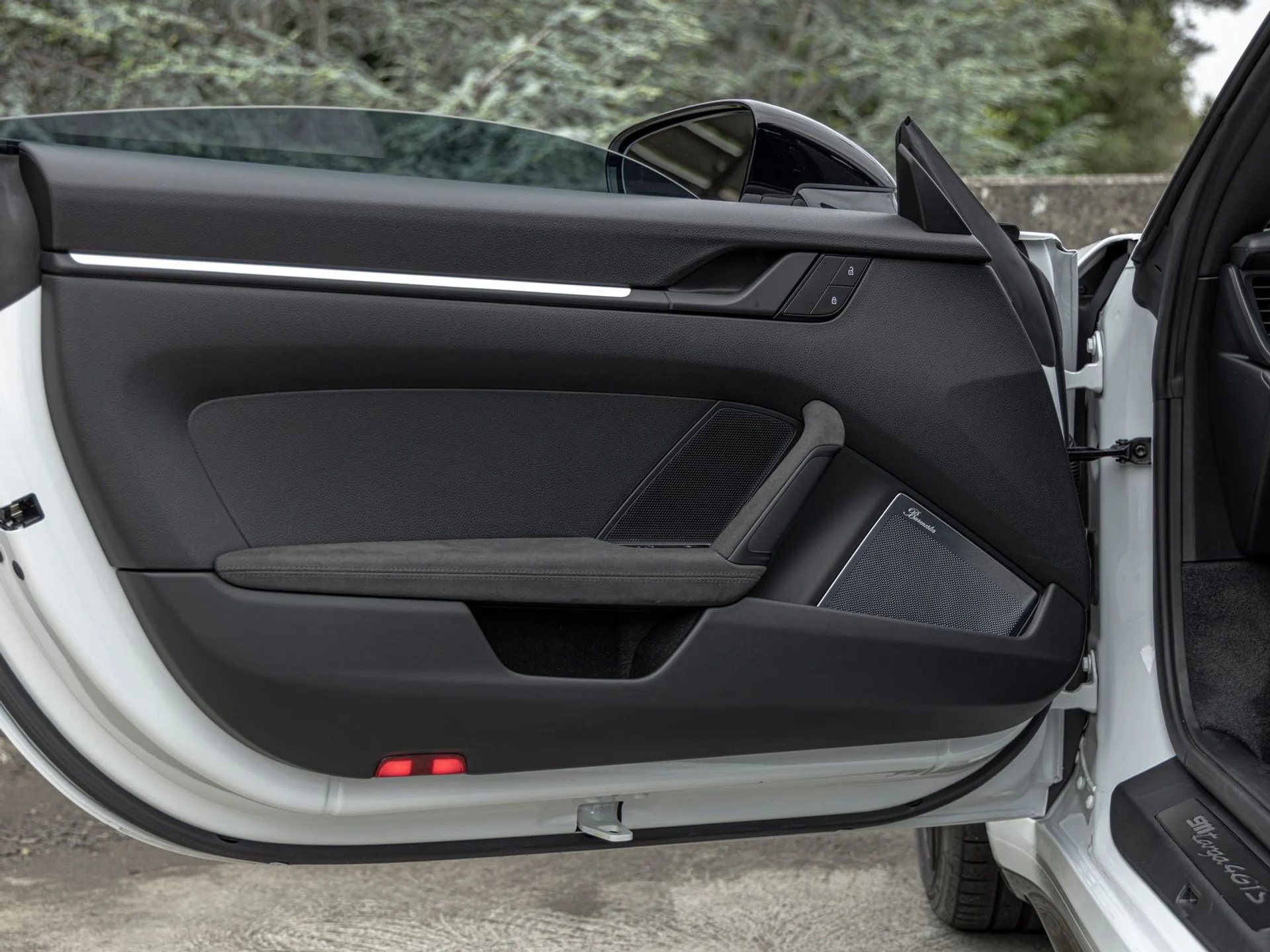 mph021_961140840_22_4f9639bf22