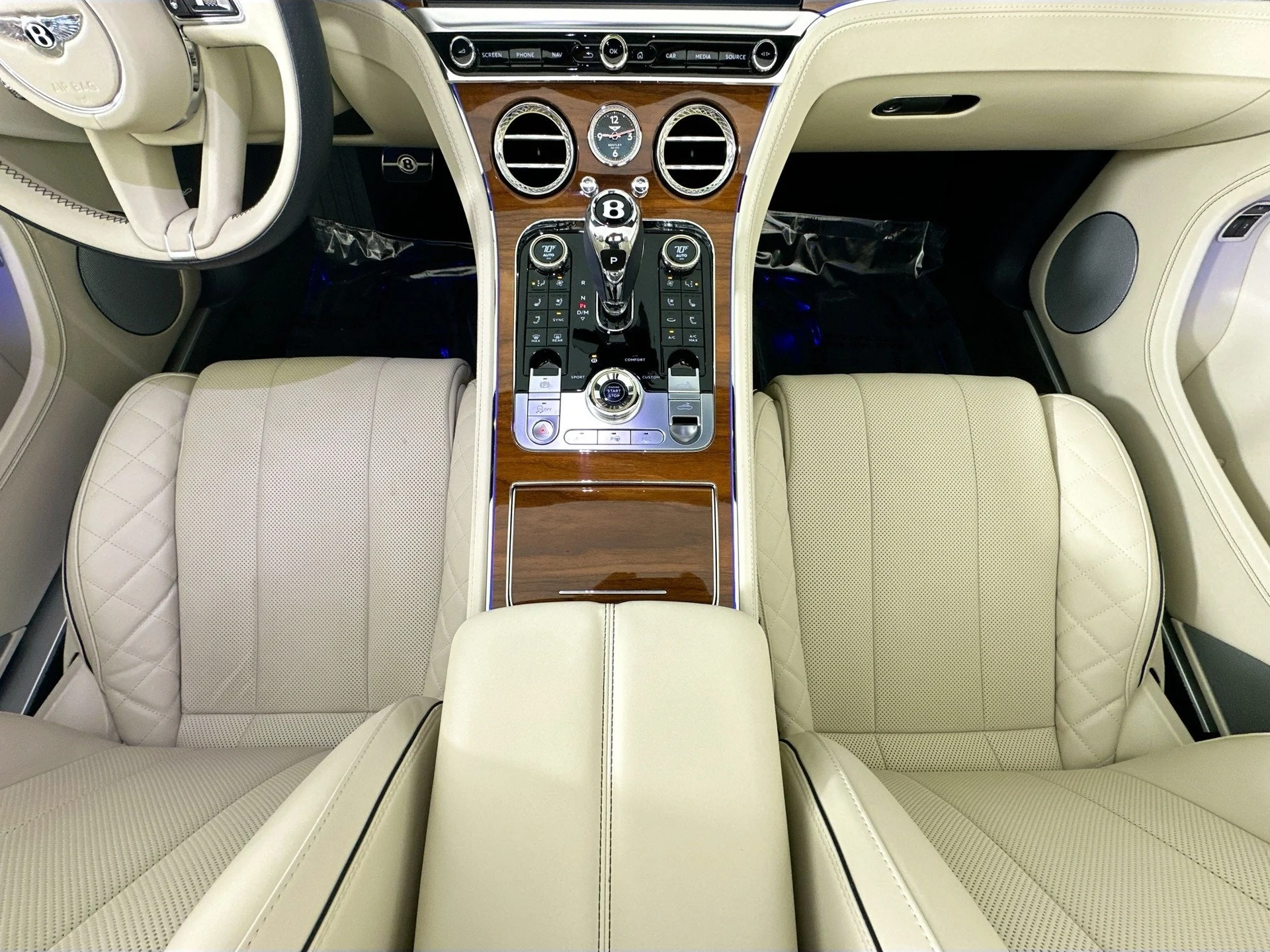 mph021_96385211_22_8252a393c7