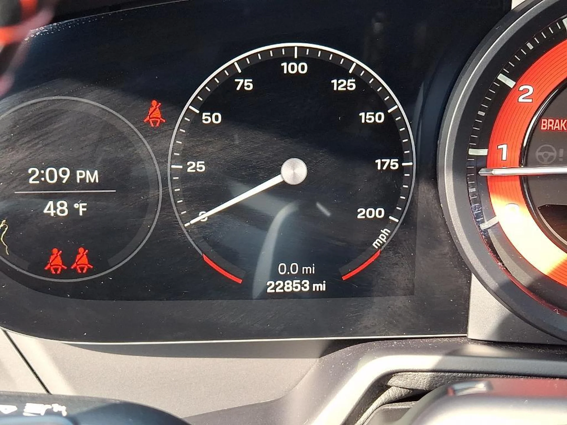 mph021_966125202_t0p_N_Tzx_Mf_TUE_Gl_L1_Lh_Zu9u_U9_DBE_7ef618480e