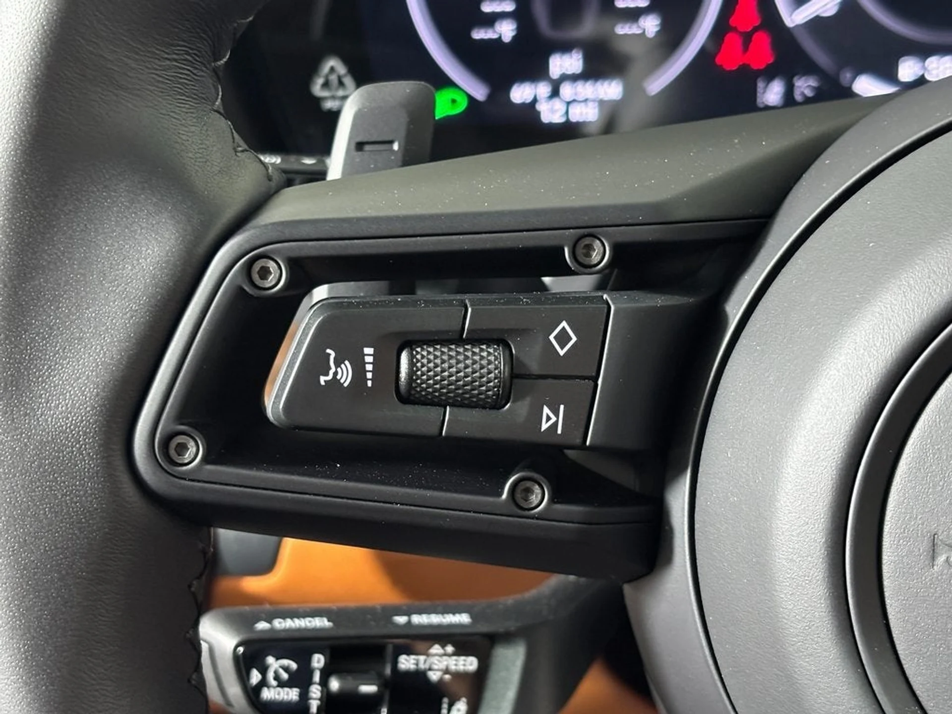 mph021_969053941_22_b49aacec04