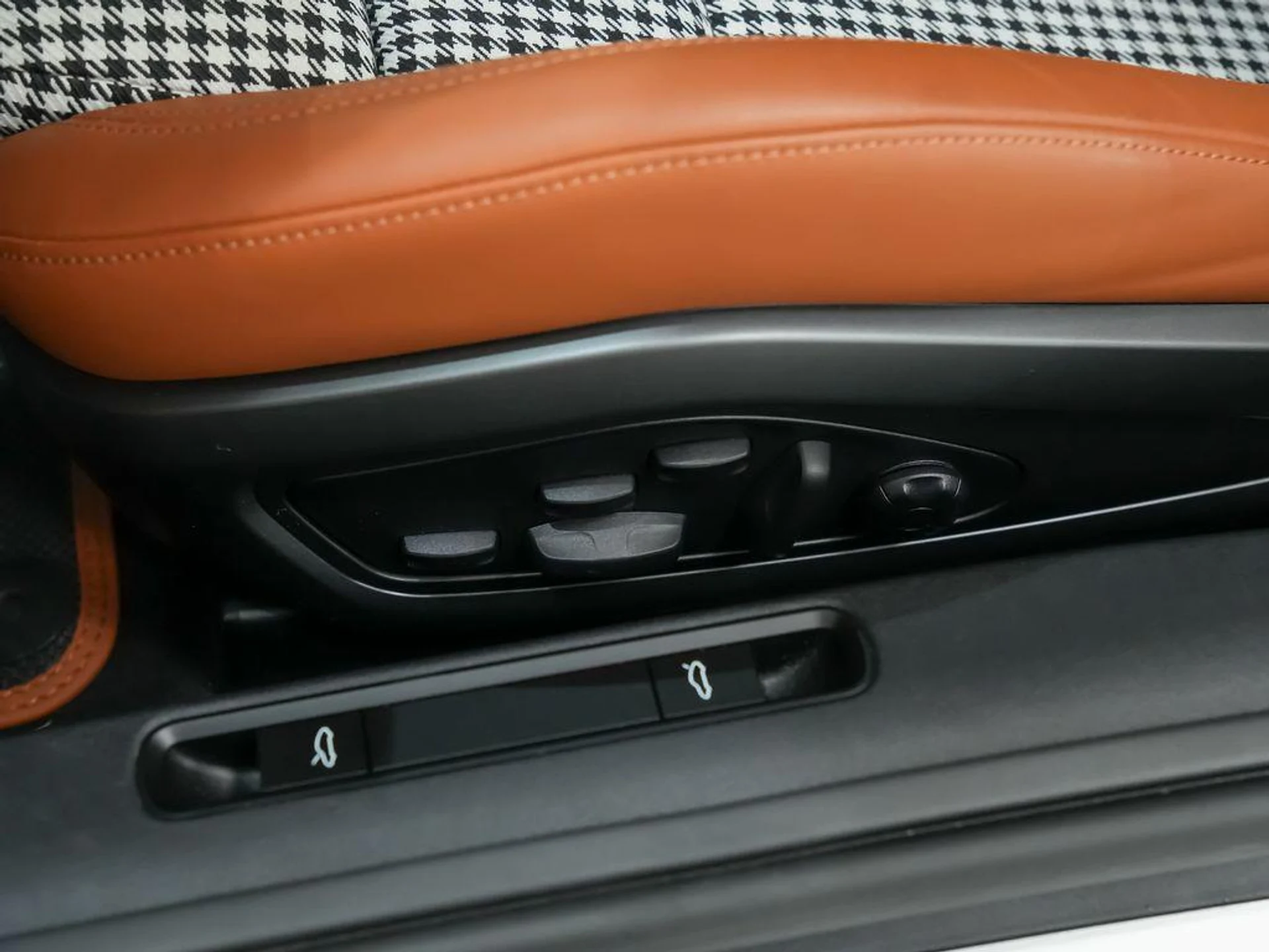 mph021_97169240_I_El_N5g_b_Rq_d_O4_Ic9_M_Yj6_W3_G_Gs_37ae7391f9