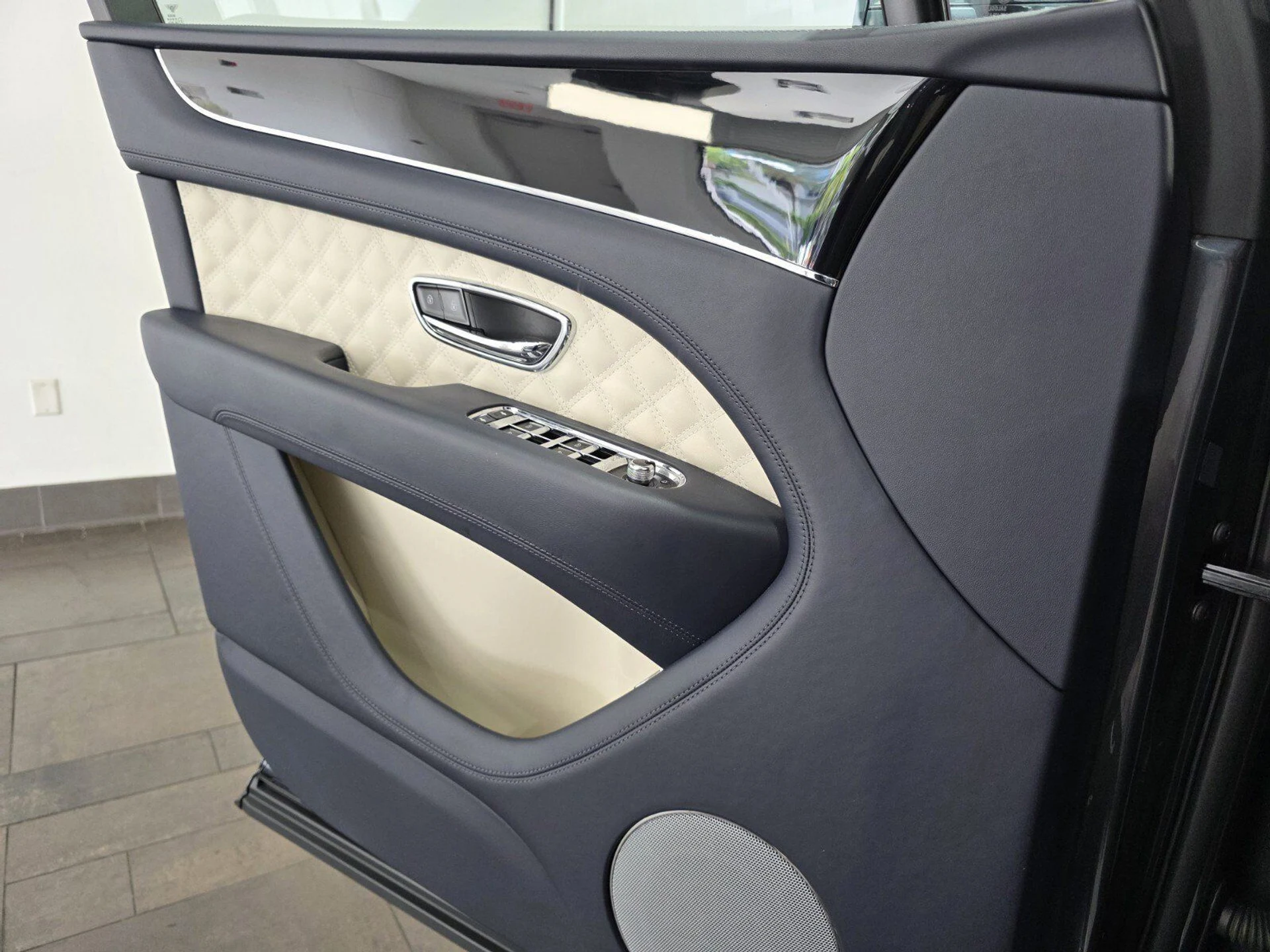 mph021_980271282_3e5e9891fc9f1782fba5cfd41109b4a8_d35ffbd4ce