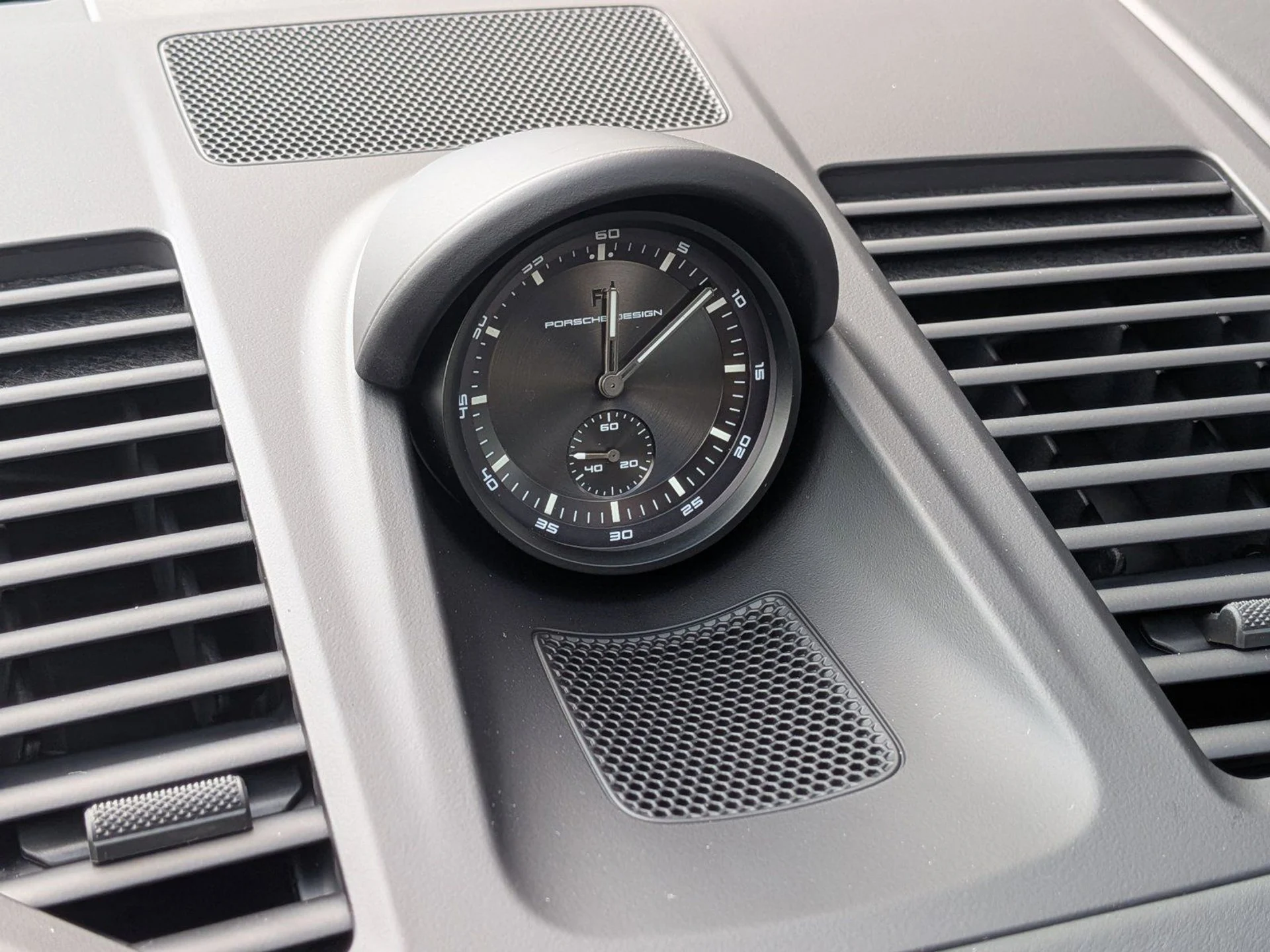 mph021_989570098_0b91f86f9c0aa374d535497a8ed0a08cx_42ccee5bc1