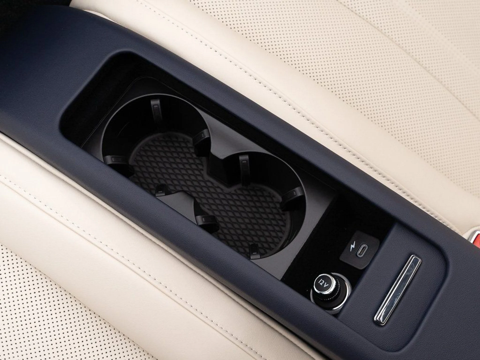 mph021_990575029_c434dca48f37f3781900371d6cc61707_c818275cec