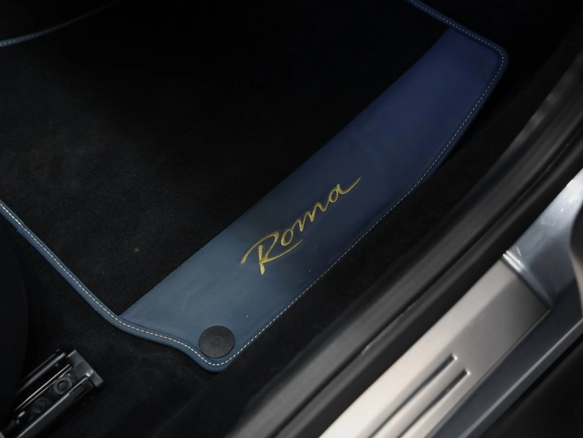 mph021_990894015_22_b16bf1b48d