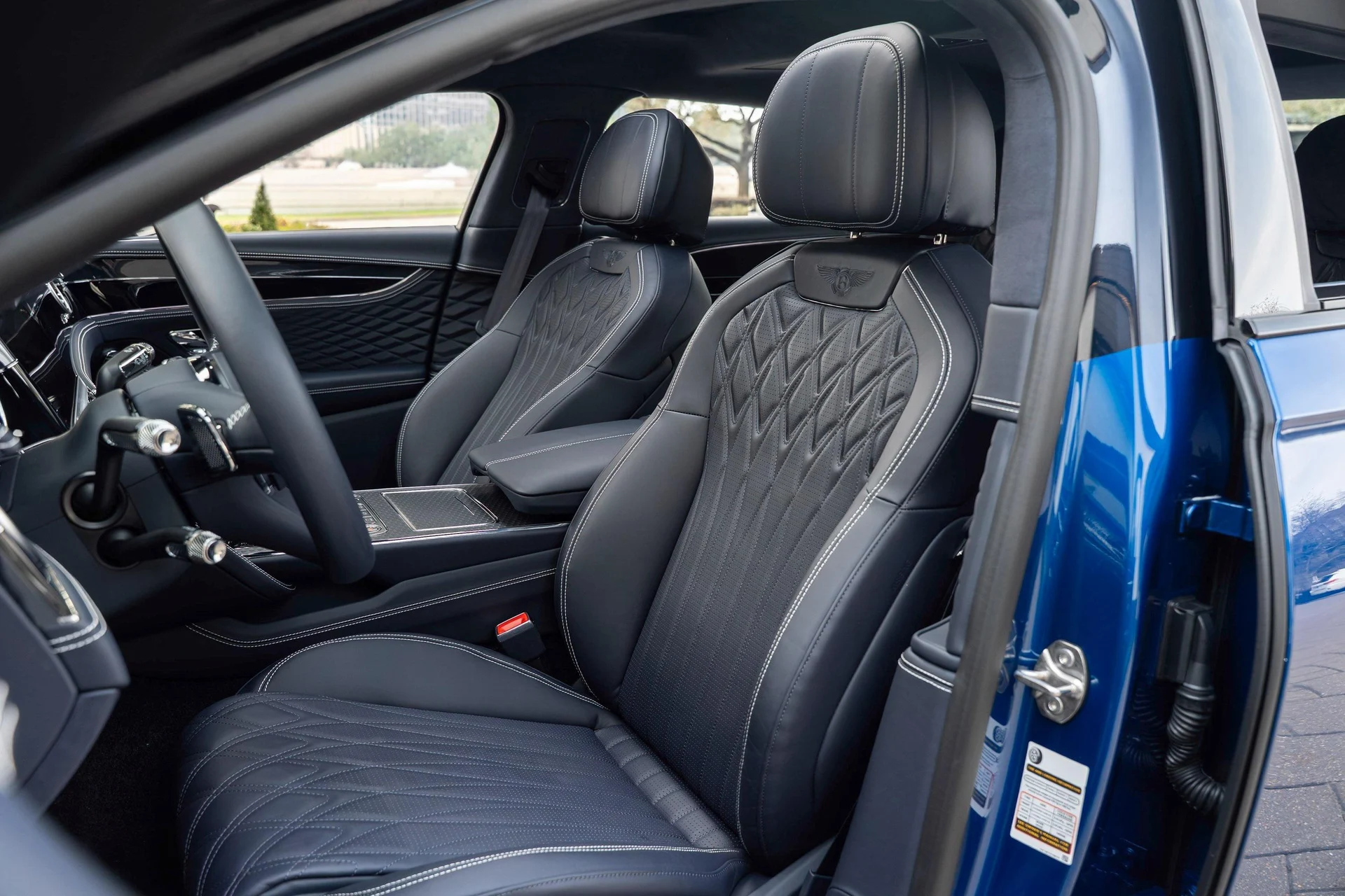 mph021_992338715_489302489_697e3464850c12f3842730ea_10350bb0d3