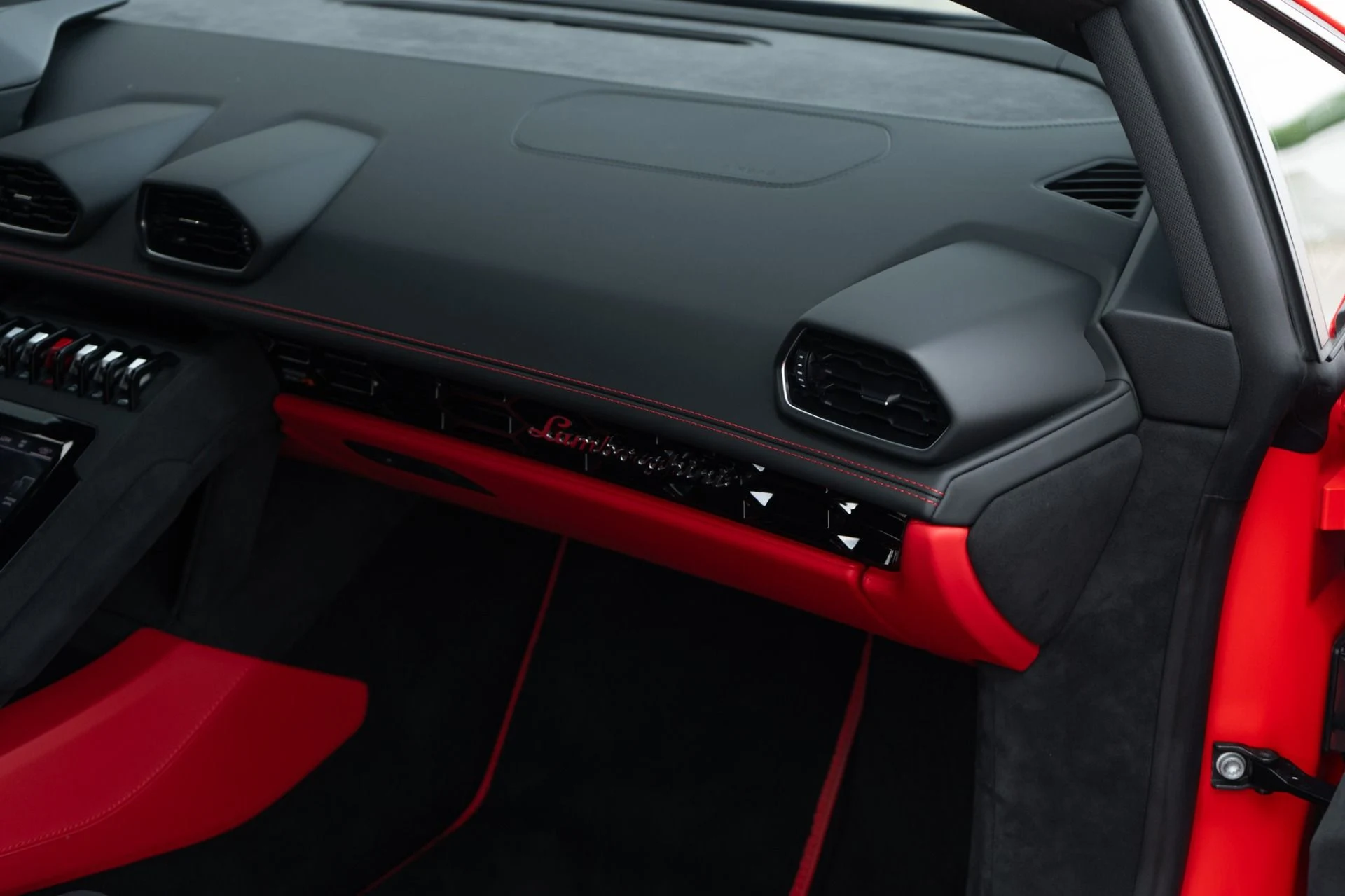 mph021_995859836_Used_2023_Lamborghini_Huracan_Tecnica_1776704544_d05aa1c3f3