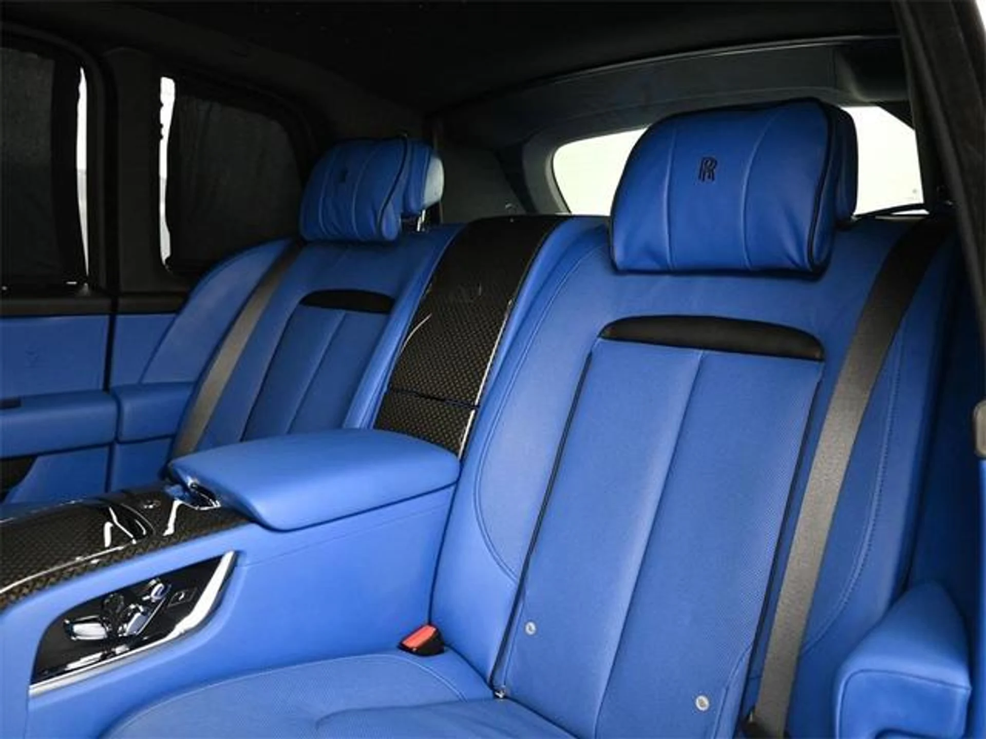 mph021_G_Cw_K5i19uinym_B_Ui_R2e5z_Bi9rb_M_03458ea277