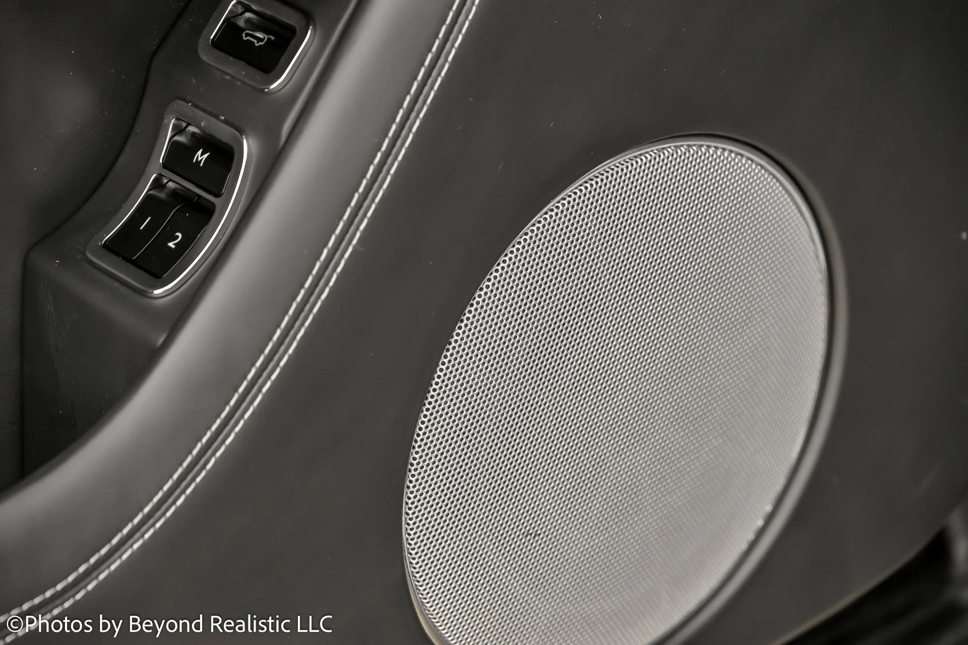 mph022_1003610762_Used_2024_Bentley_Bentayga_Hybrid_1759997537_f854352512