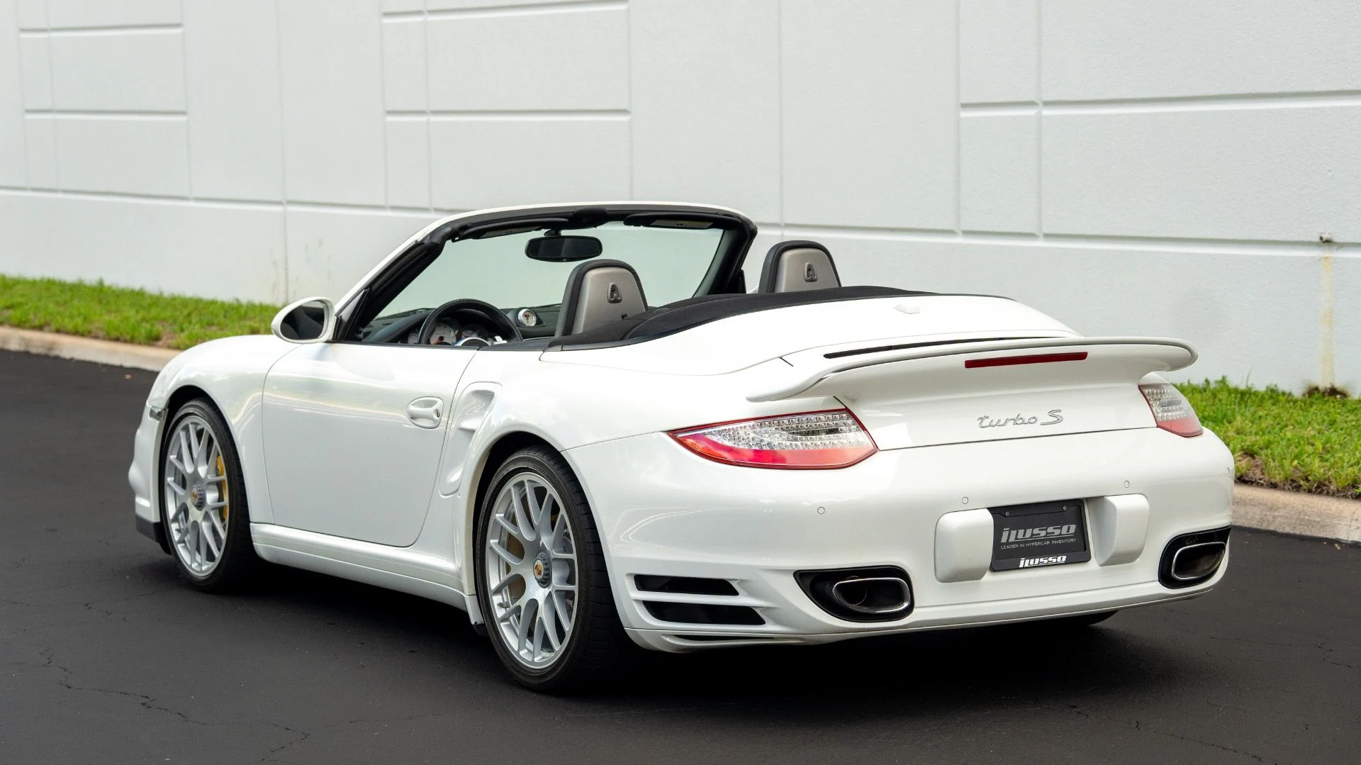 mph022_1005916525_Used_2011_Porsche_911_Turbo_S_1754935906_7203e41a0c