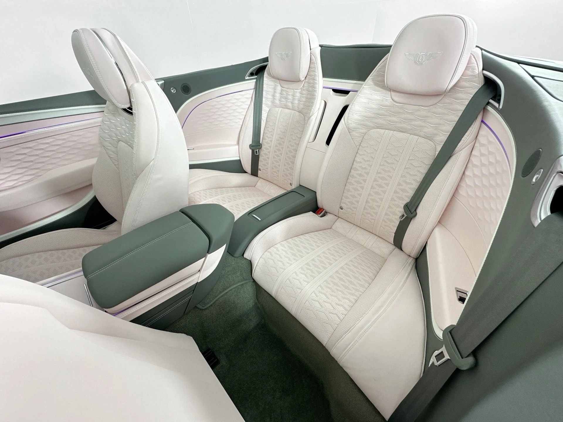 mph022_1008553804_23_e86b54abb8