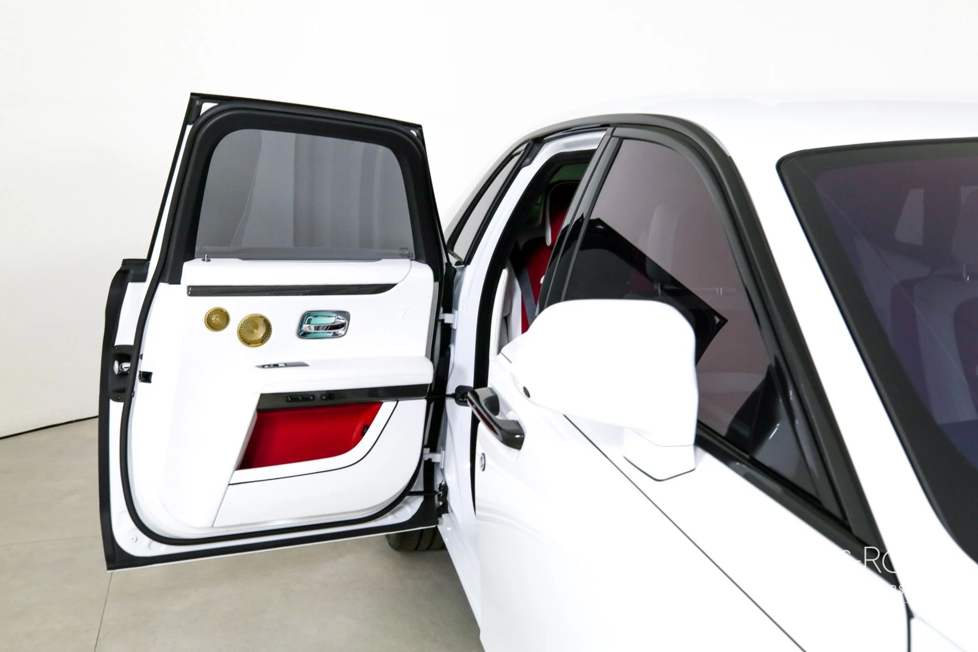 mph022_101439519_Used_2024_Rolls_Royce_Black_Badge_Ghost_1767375436_cebb6b64fd