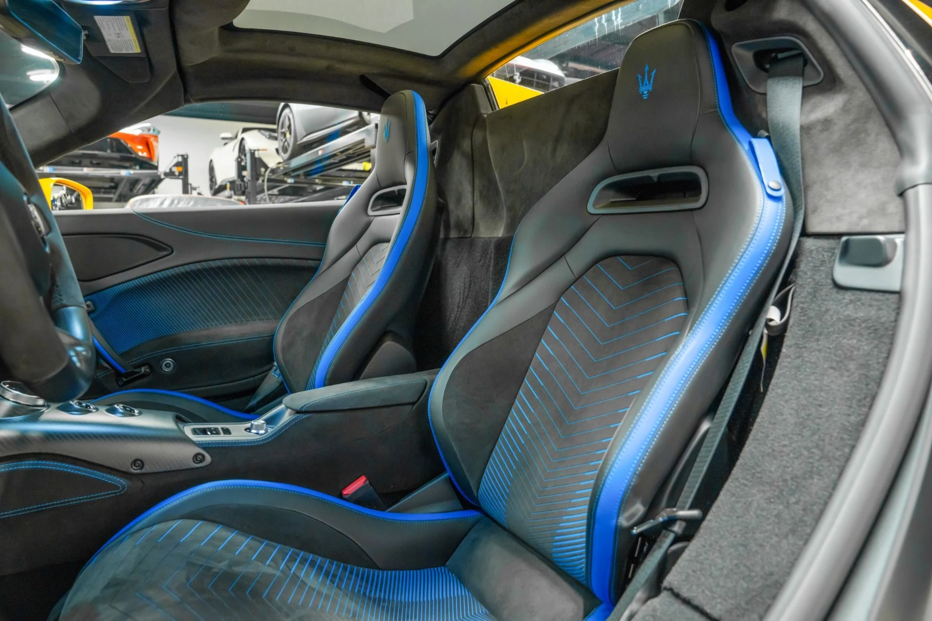 mph022_1022950557_Used_2023_Maserati_MC_20_Cielo_193_Miles_Fuoriserie_Color_Interior_Carbon_Fiber_Package_1770741593_ece72bce26