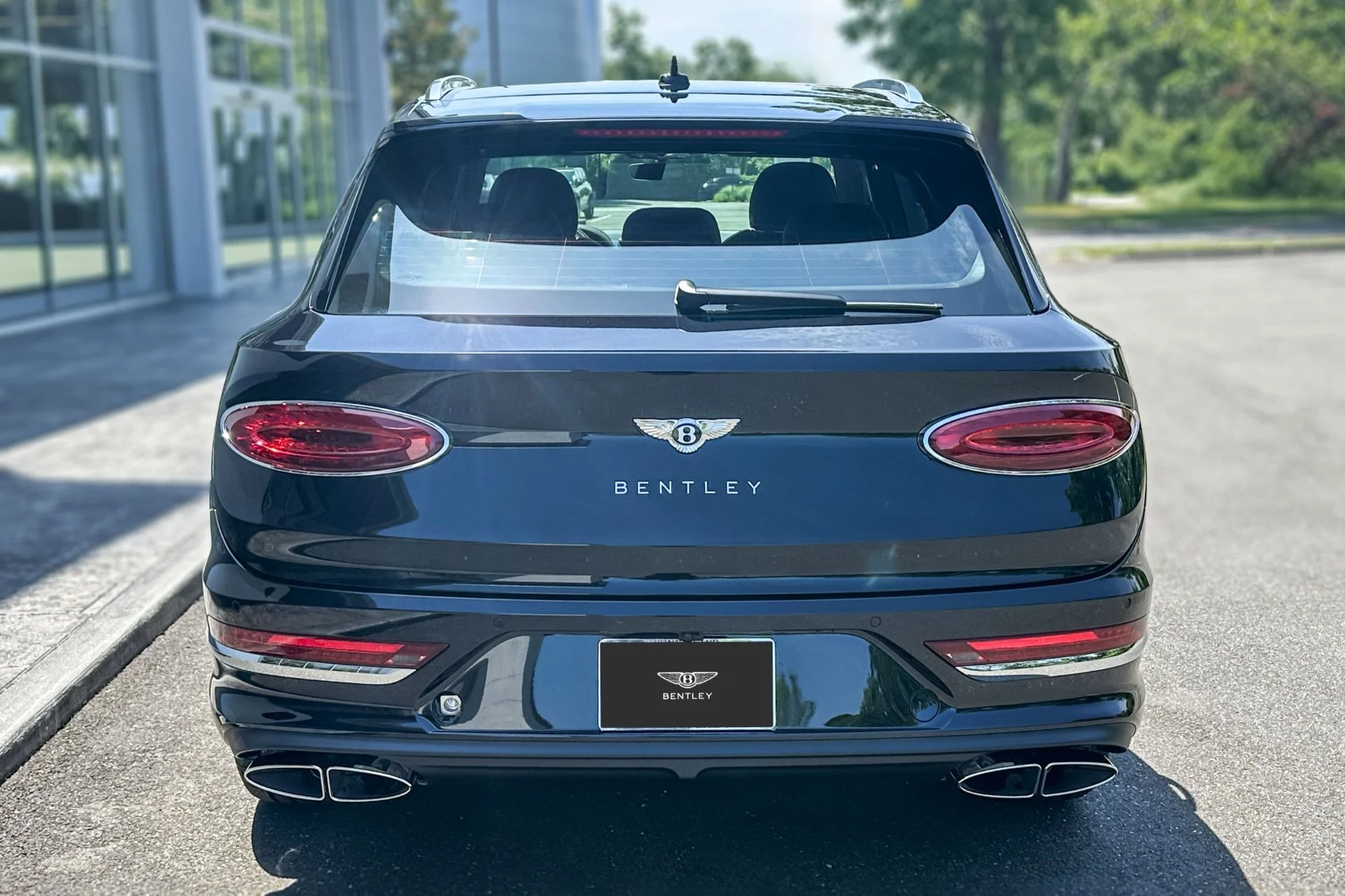 mph022_1025930942_New_2026_Bentley_Bentayga_V8_1781256898_c1921cdf8a