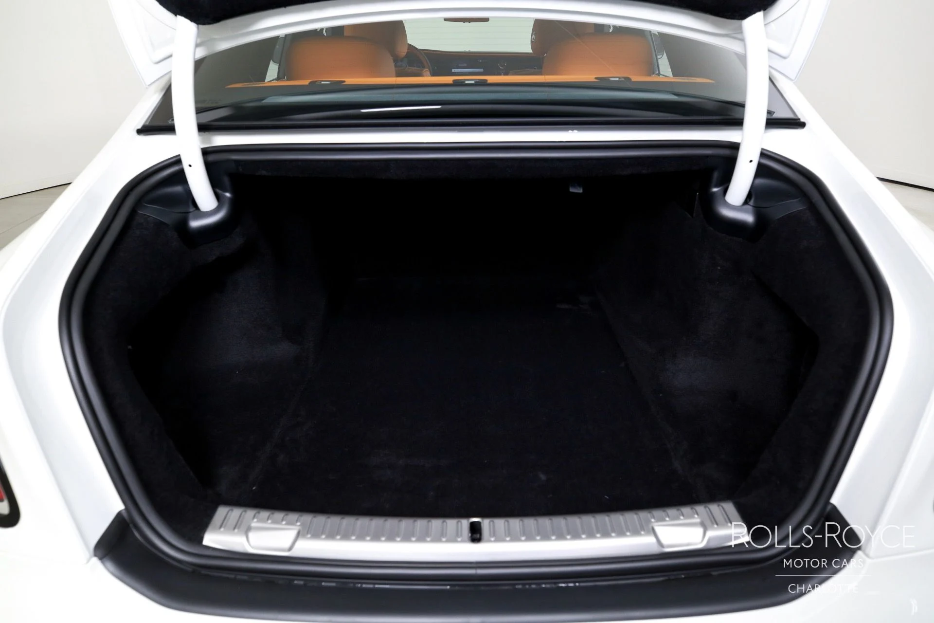 mph022_1031981963_Used_2025_Rolls_Royce_Ghost_1753298908_16f5dace4f