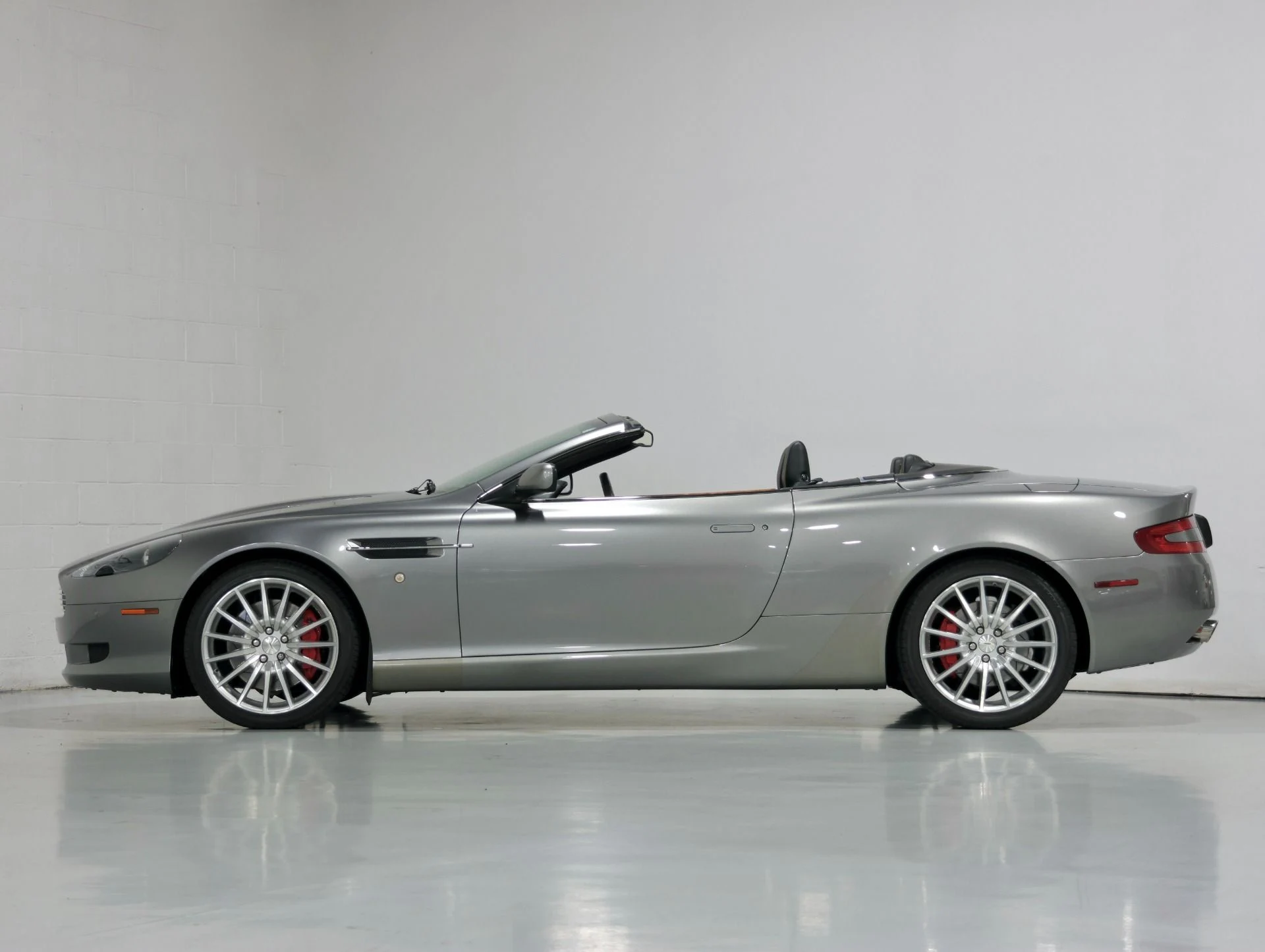 mph022_1035598924_Used_2008_Aston_Martin_DB_9_V12_Volante_V12_Power_Only_18_K_Miles_Freshly_Serviced_All_Original_1750279132_42e5341f61