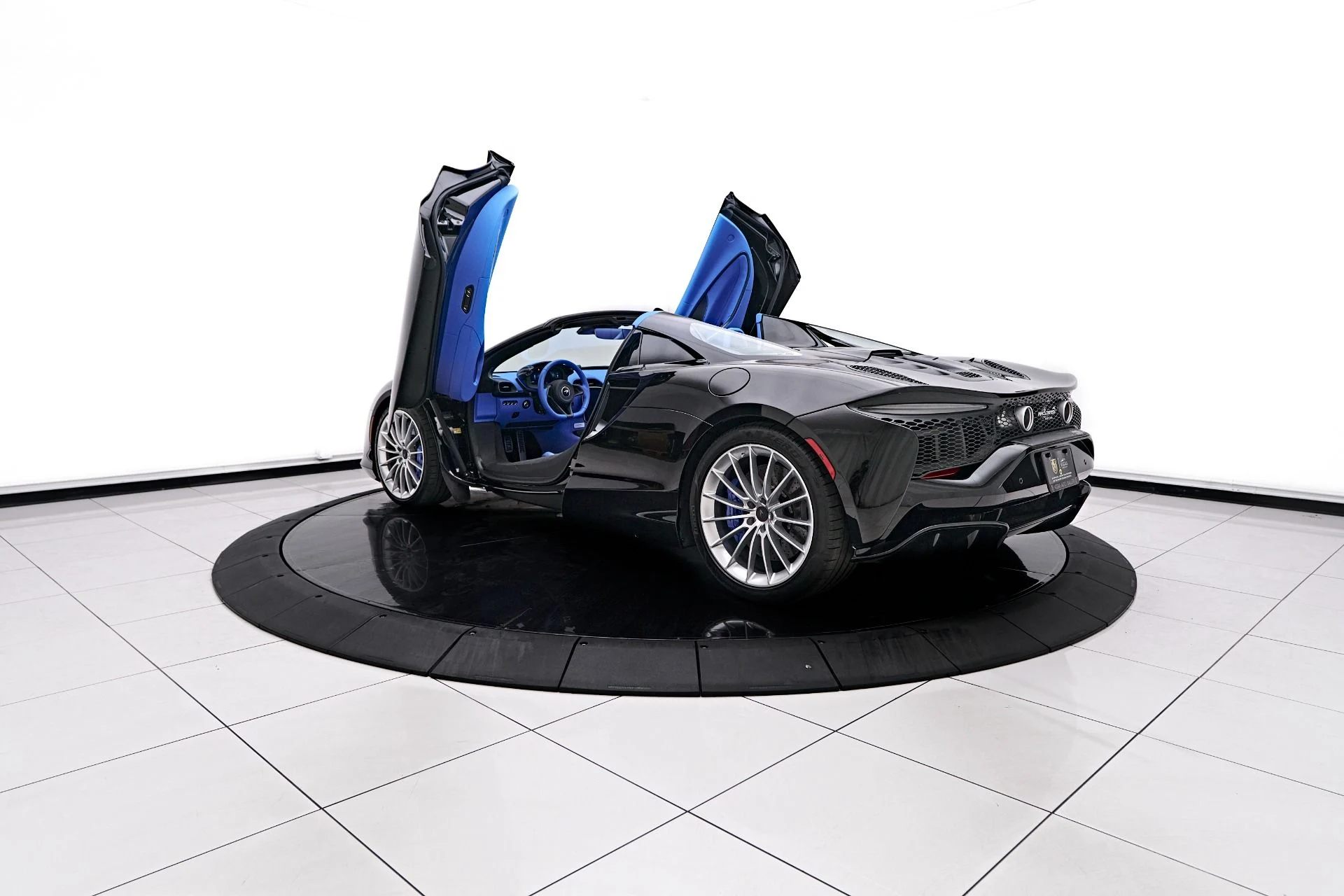 mph022_1044251766_Used_2025_Mc_Laren_Artura_Tech_Lux_1755283119_01475a7e1e