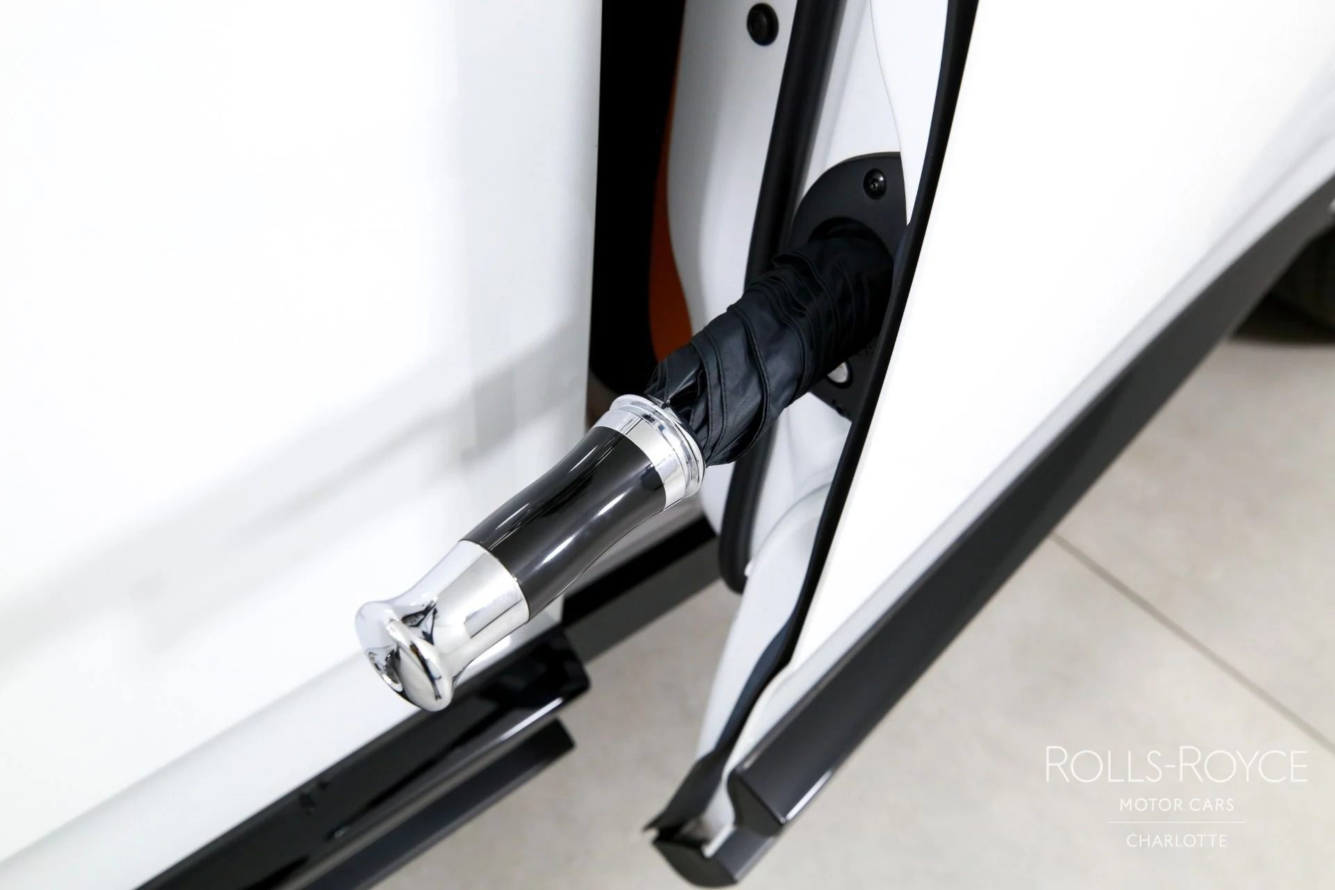 mph022_1048390633_Used_2022_Rolls_Royce_Black_Badge_Cullinan_1764197182_3467989bde