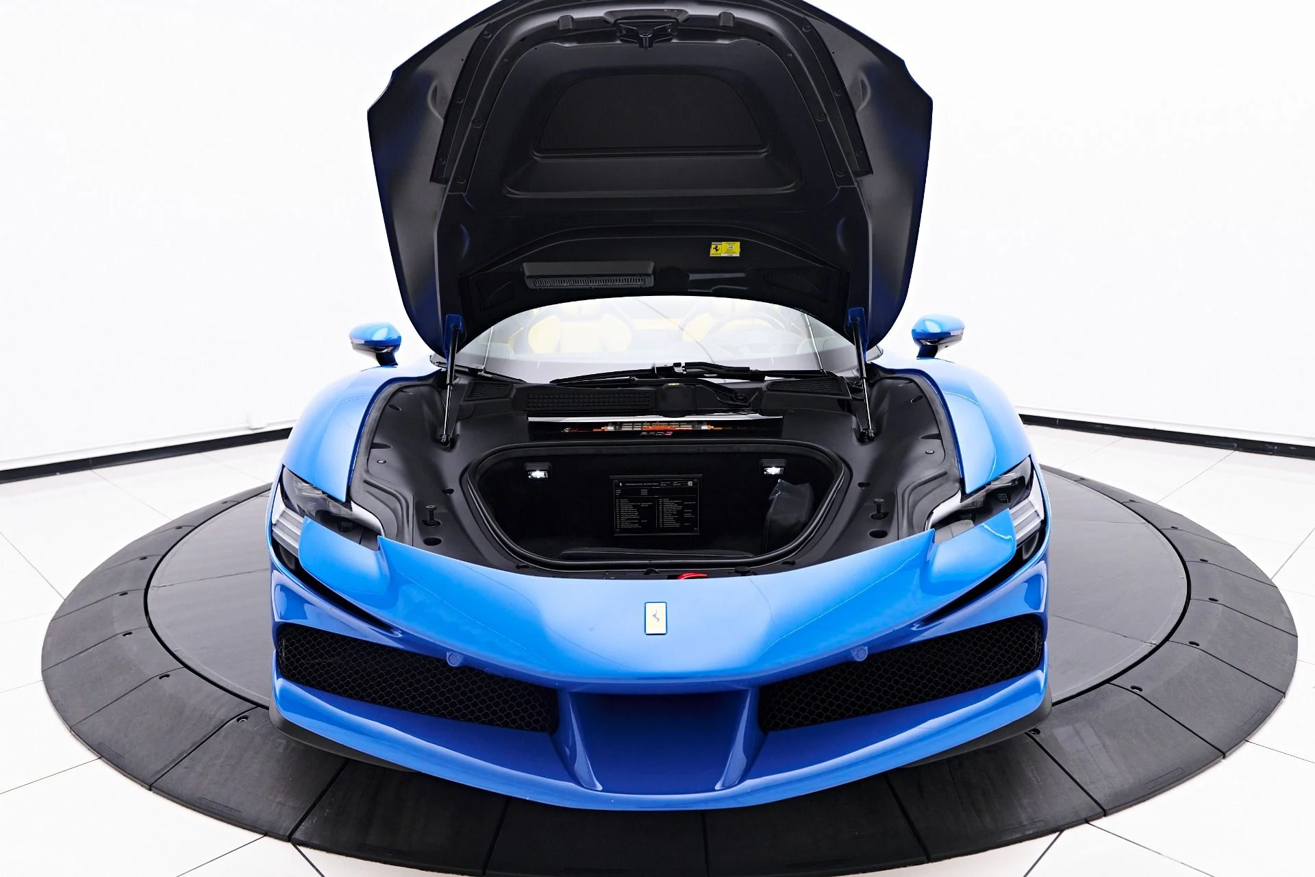 mph022_1054464520_Used_2024_Ferrari_SF_90_Spider_Base_1752630680_77a2cf2947