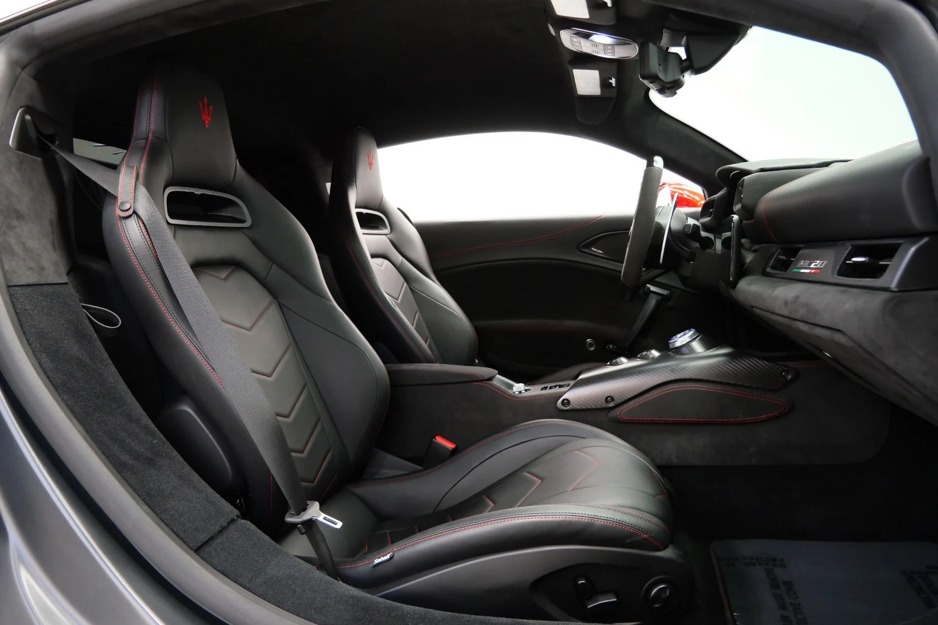 mph022_1065551630_Used_2022_Maserati_MC_20_Amazing_Color_Full_Leather_Interior_Forged_Wheels_1773426495_60106d2013