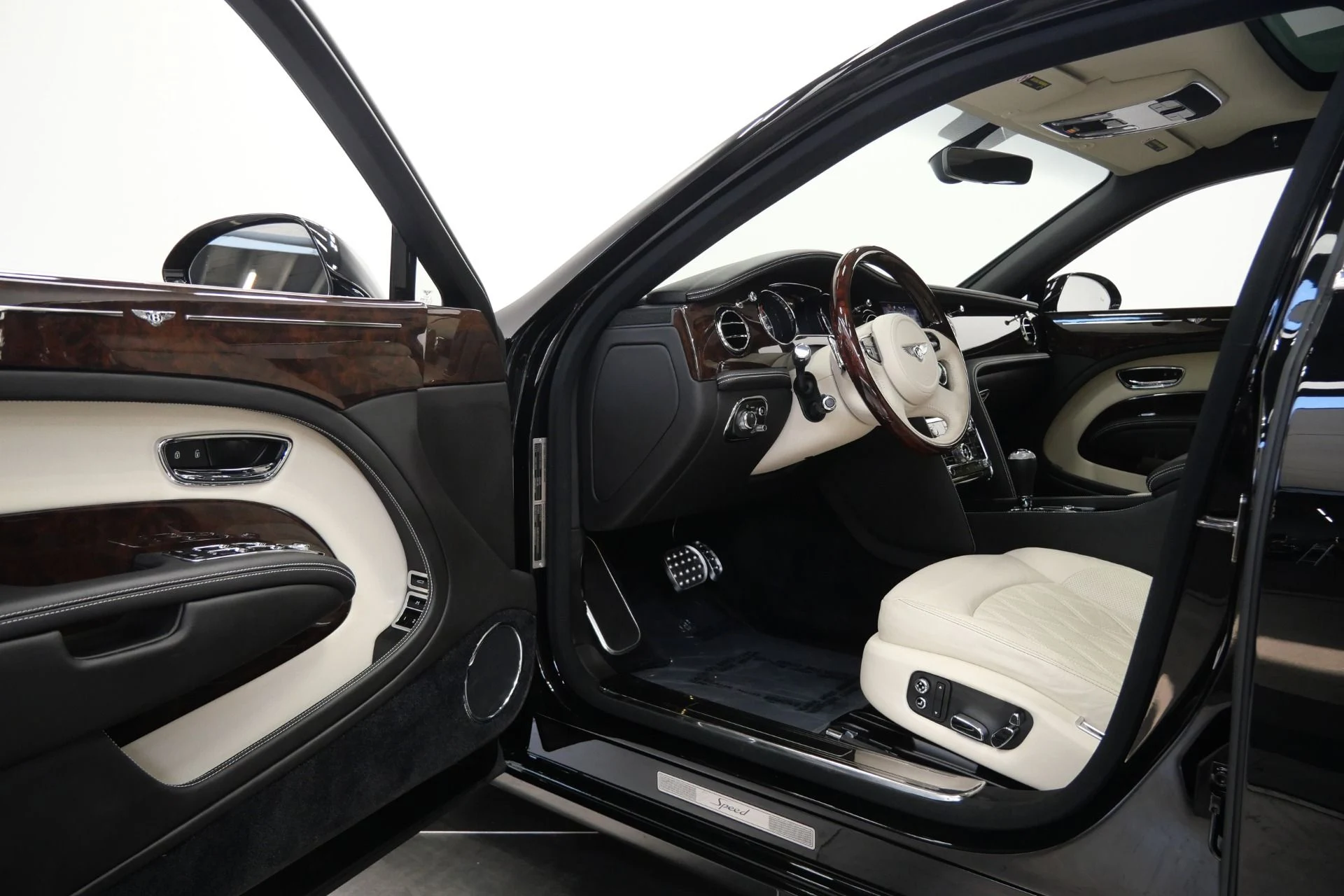 mph022_1067008365_Used_2020_Bentley_Mulsanne_Speed_Low_Miles_Premier_Specification_Comfort_Specification_1777910018_68df8a7130