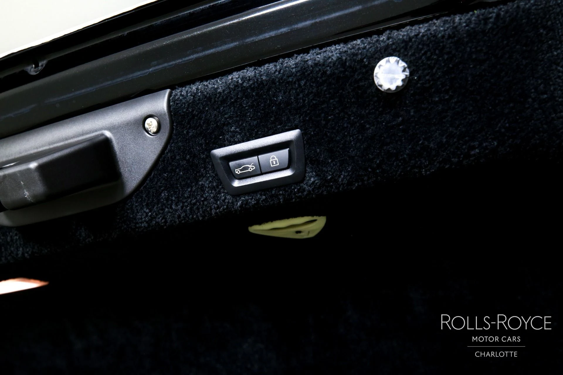 mph022_1067123769_Used_2019_Rolls_Royce_Ghost_1783112154_57b55e98c3