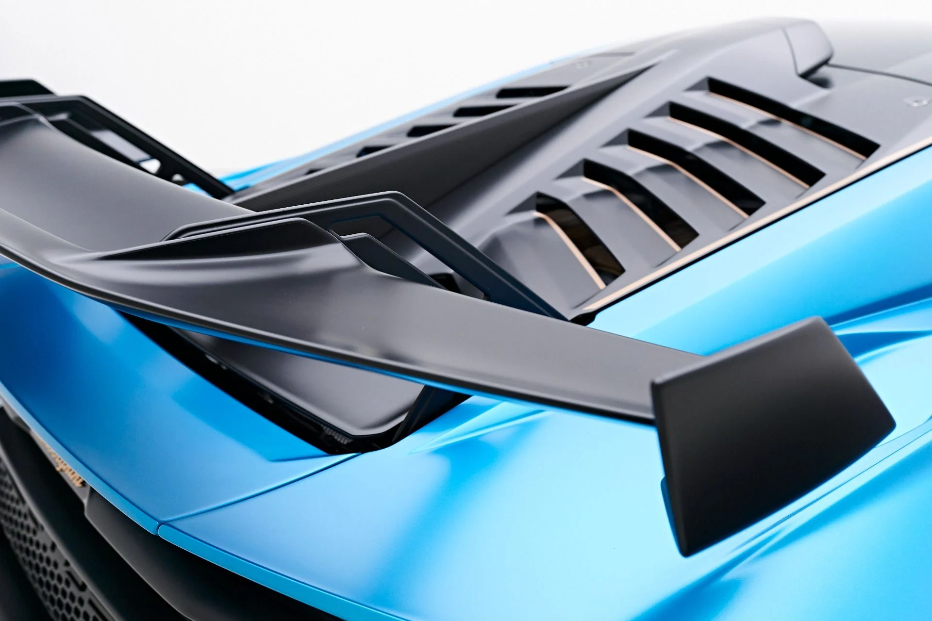 mph022_1068453674_Used_2022_Lamborghini_Huracan_STO_Base_1732754503_2c1836b6fa