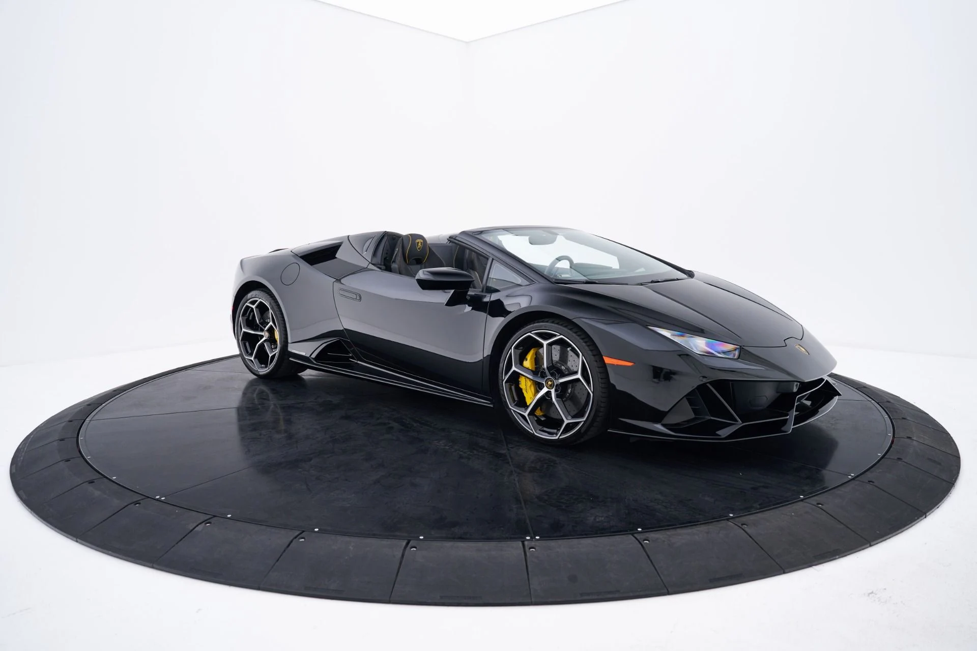 mph022_1076155173_Used_2024_Lamborghini_Huracan_1793135554_b943b2d329