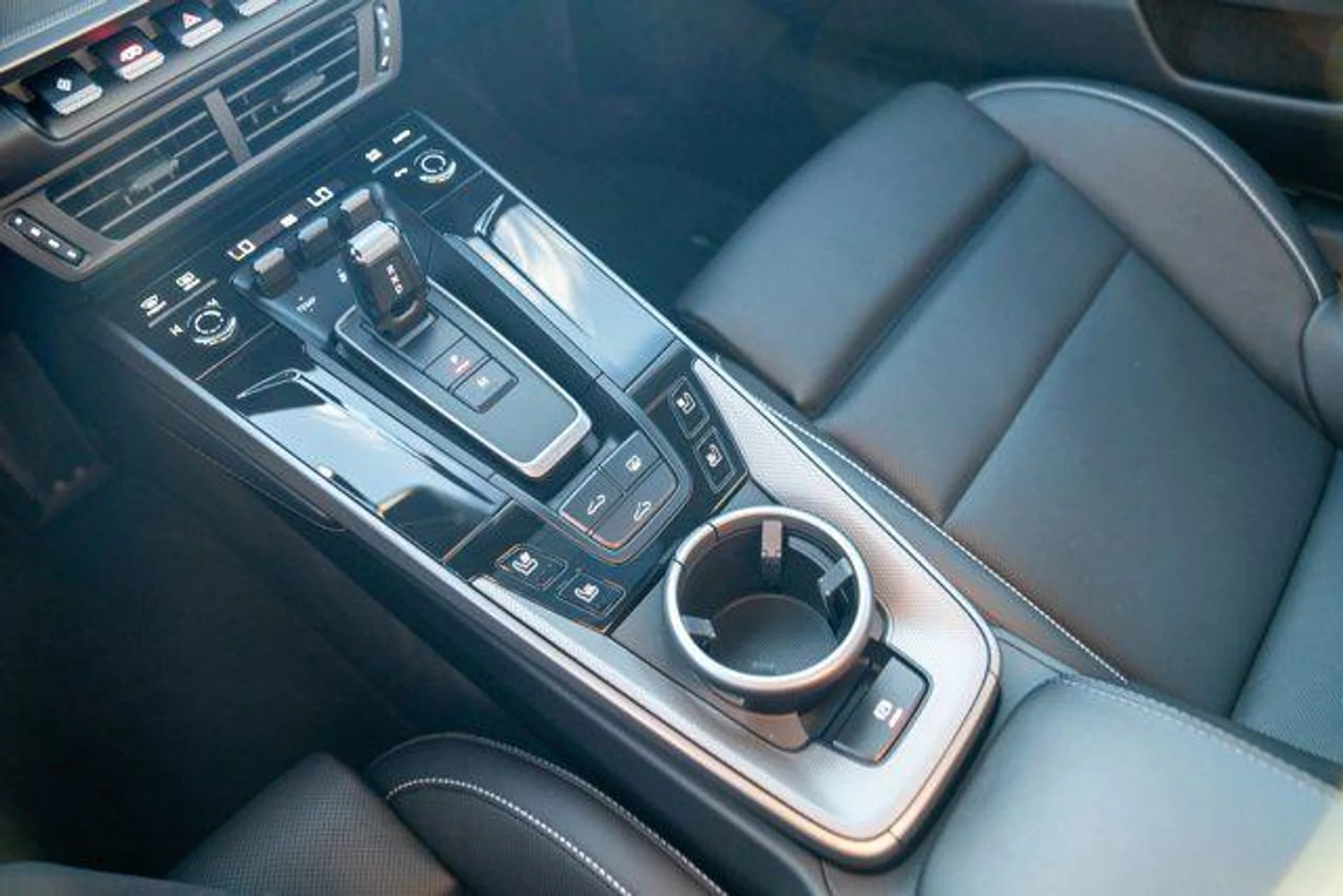 mph022_1076297637_9_BOXAKG_2ol_CUV_9_RU_R6t_G_Hr_Ih_M_7772b2b837