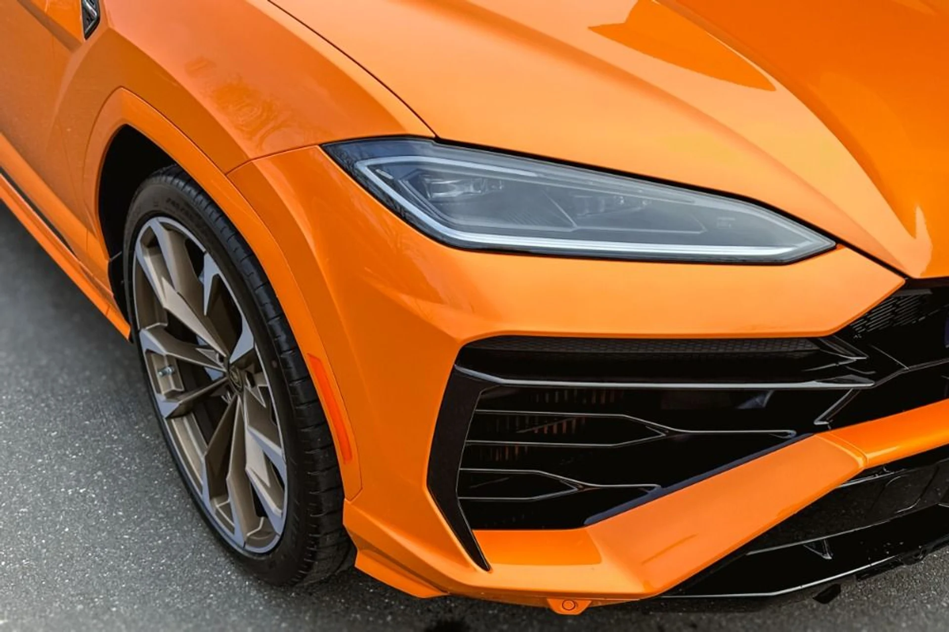 mph022_1076304714_New_2026_Lamborghini_Urus_SE_1776108765_958f4c09f9
