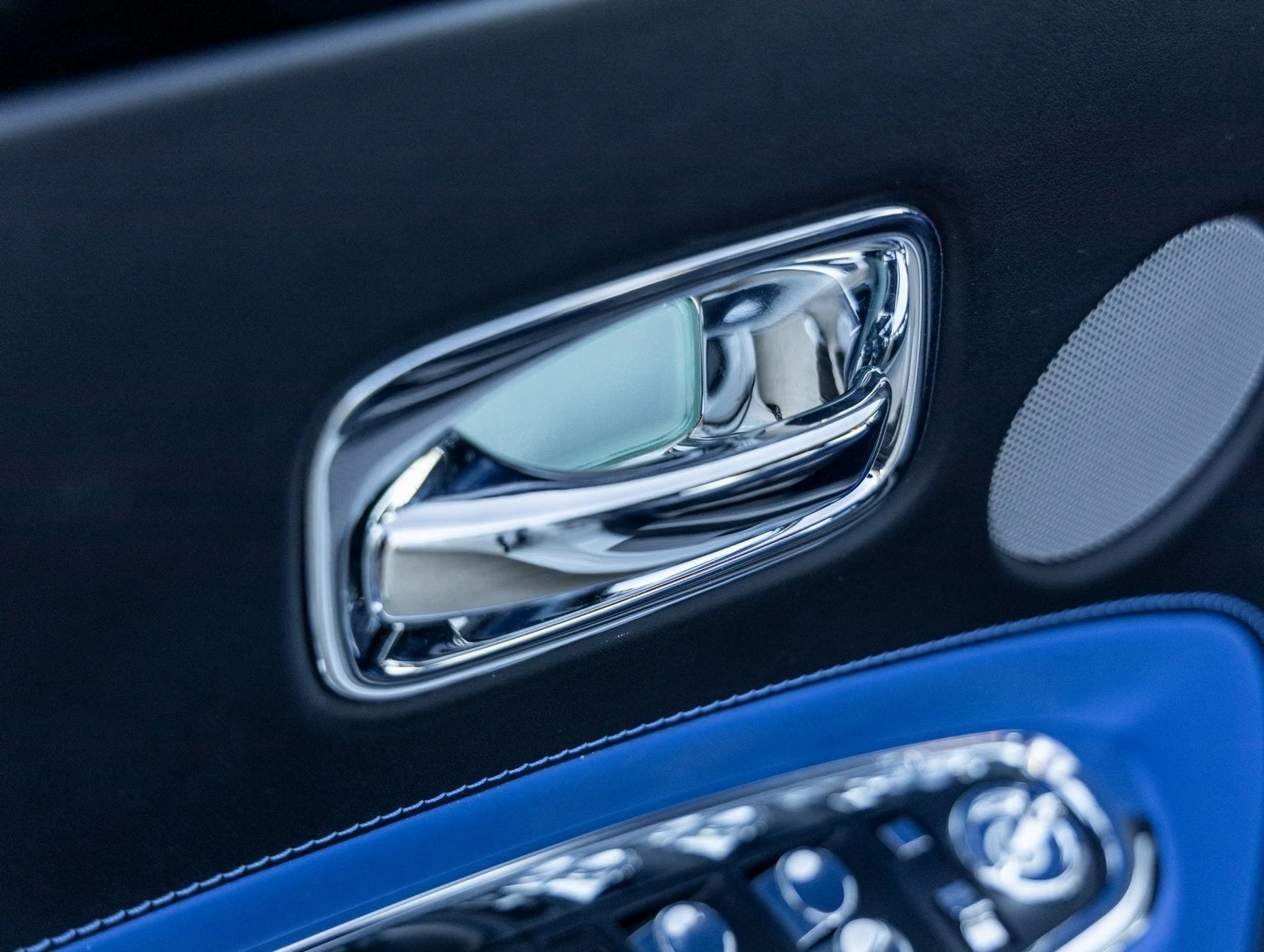 mph022_107830898_23_a3c301e641