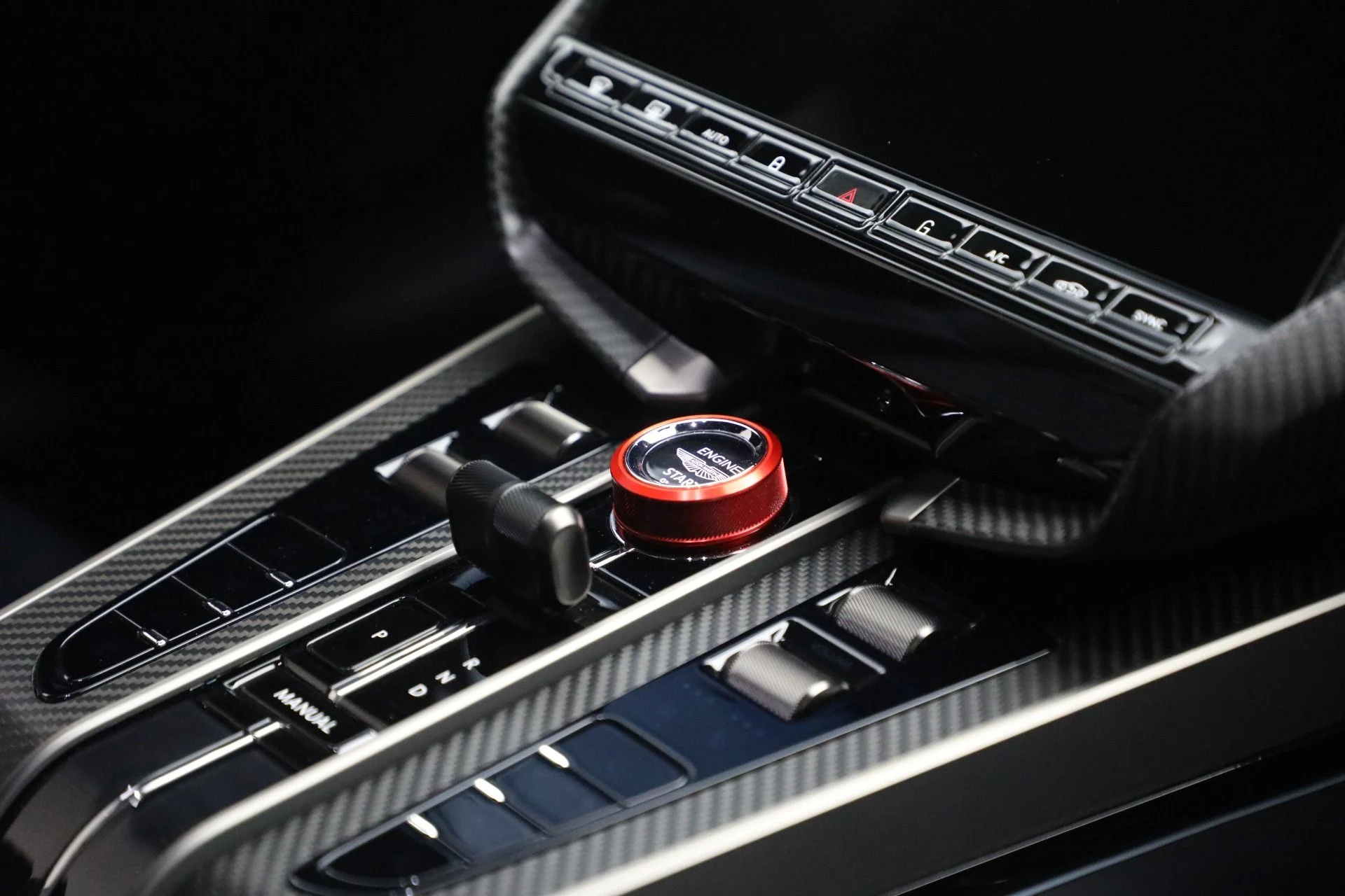 mph022_1083007674_Used_2025_Aston_Martin_Vanquish_1771024271_aa511c2924