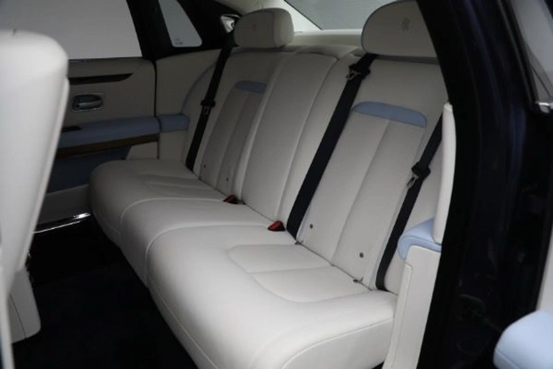 mph022_1083540194_New_2025_Rolls_Royce_Ghost_e84332aa5a