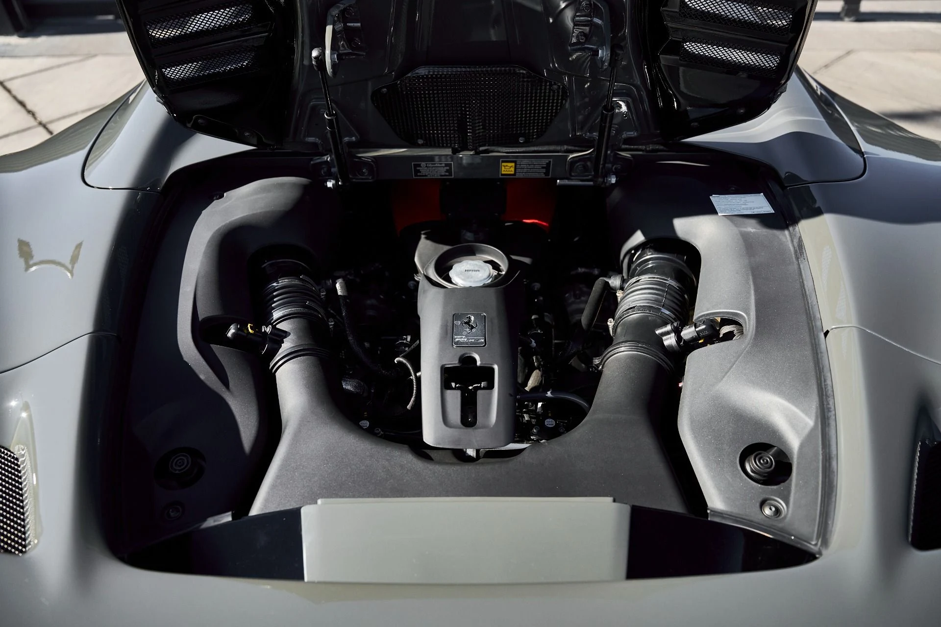 mph022_10888099_Used_2022_Ferrari_F8_Spider_Base_1768868395_8c6130de98