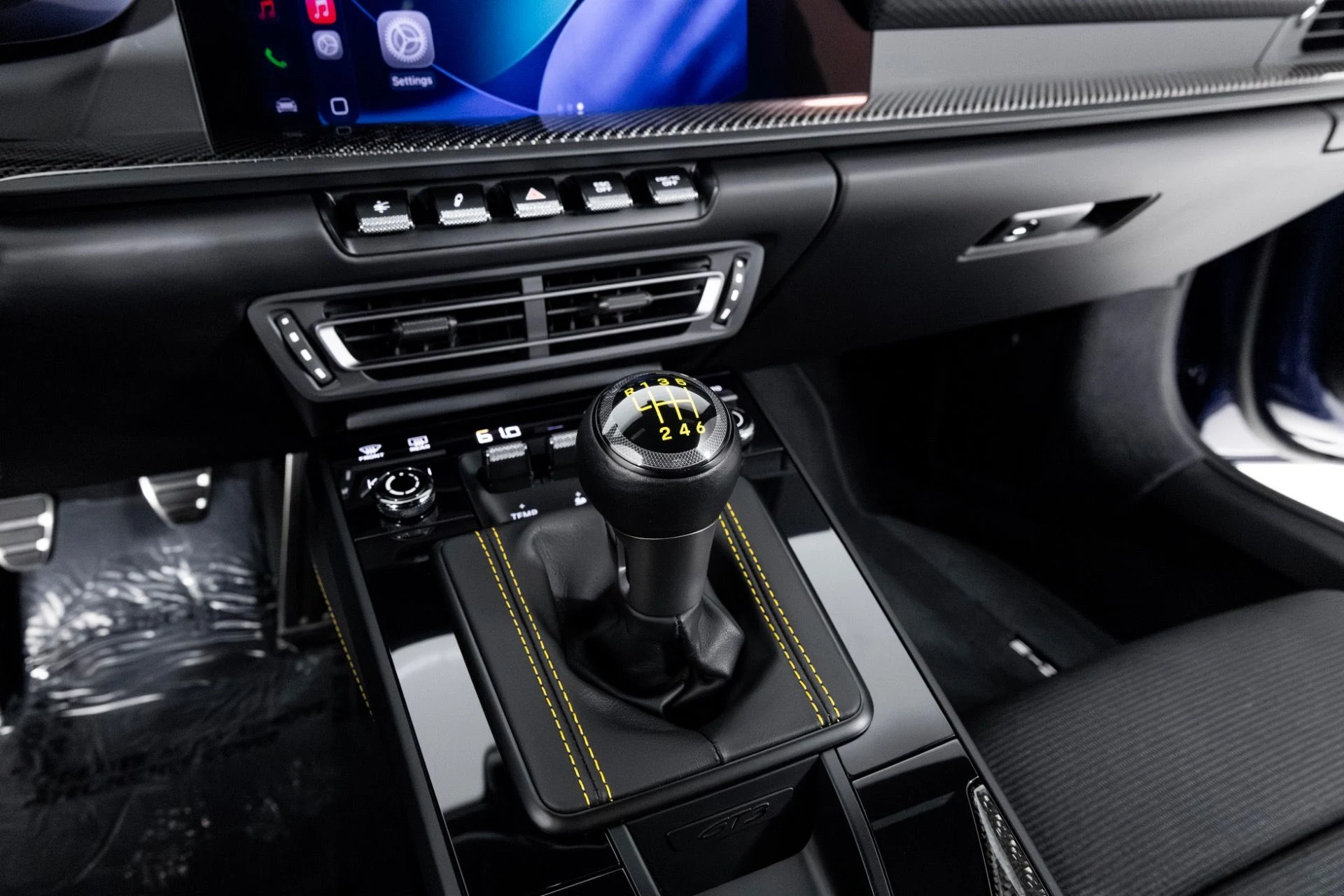 mph022_1092921678_Used_2022_Porsche_911_GT_3_Touring_1764706396_137445c940