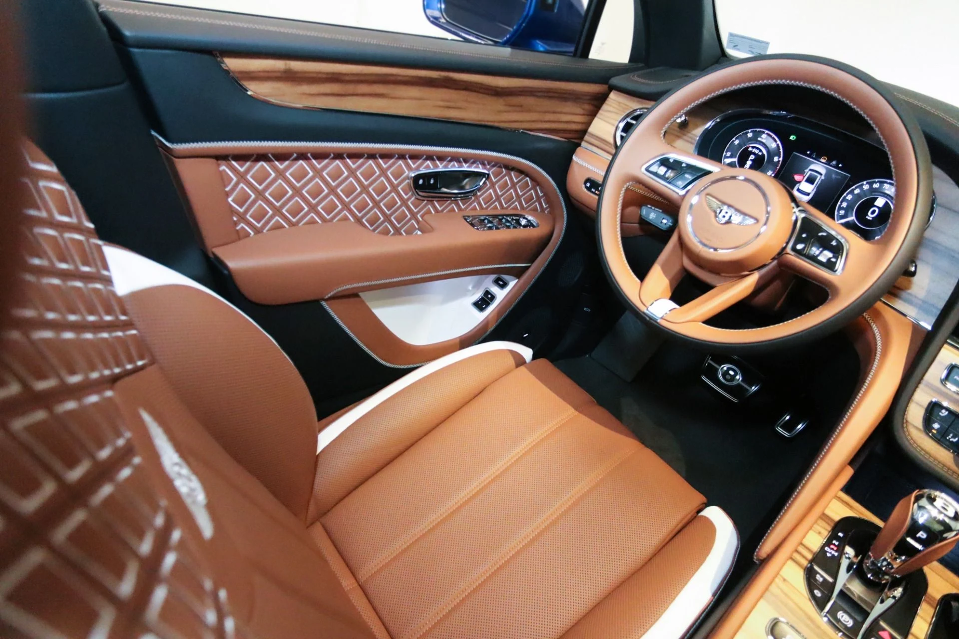 mph022_1094496803_Used_2025_Bentley_Bentayga_S_1744810682_ed2efbef88