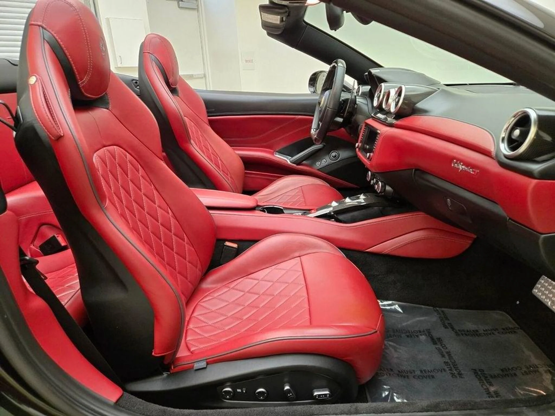 mph022_1096179_Used_2015_Ferrari_California_T_1776503263_9cb63b98c3