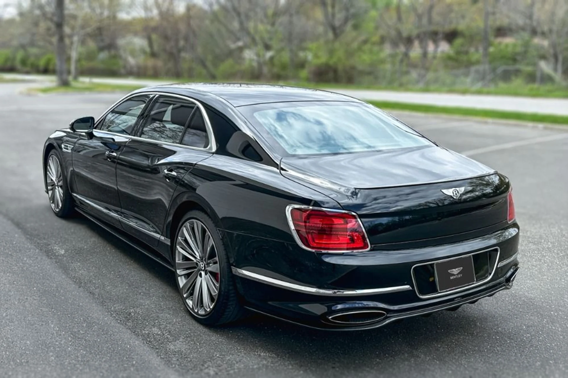 mph022_1098602815_Used_2023_Bentley_Flying_Spur_Speed_1778073007_527a57752b