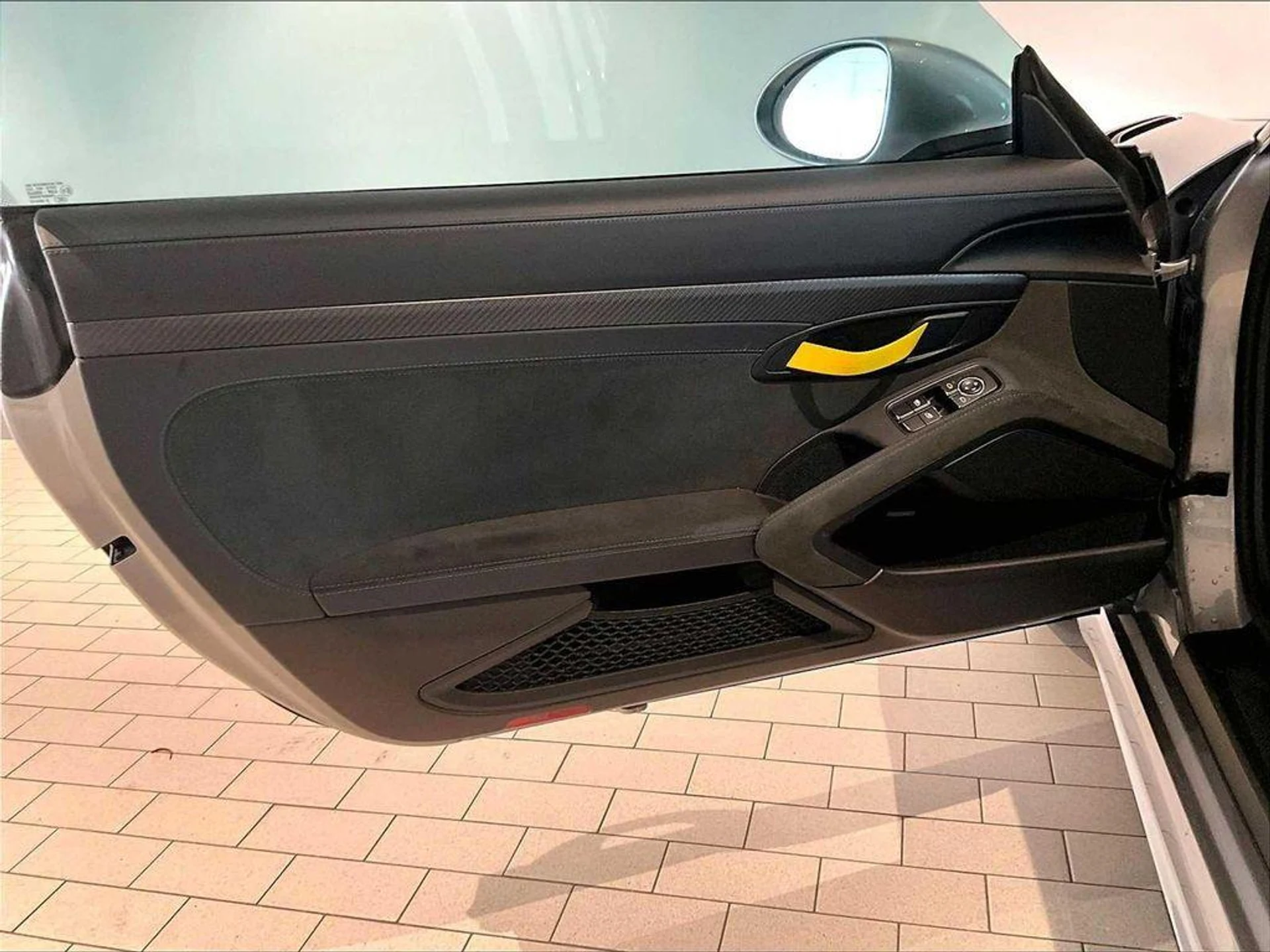 mph022_110422138_K_It_AI_6z_CD_3_WT_8_Chzx_Vz_X23_UOD_4_dc36a60518