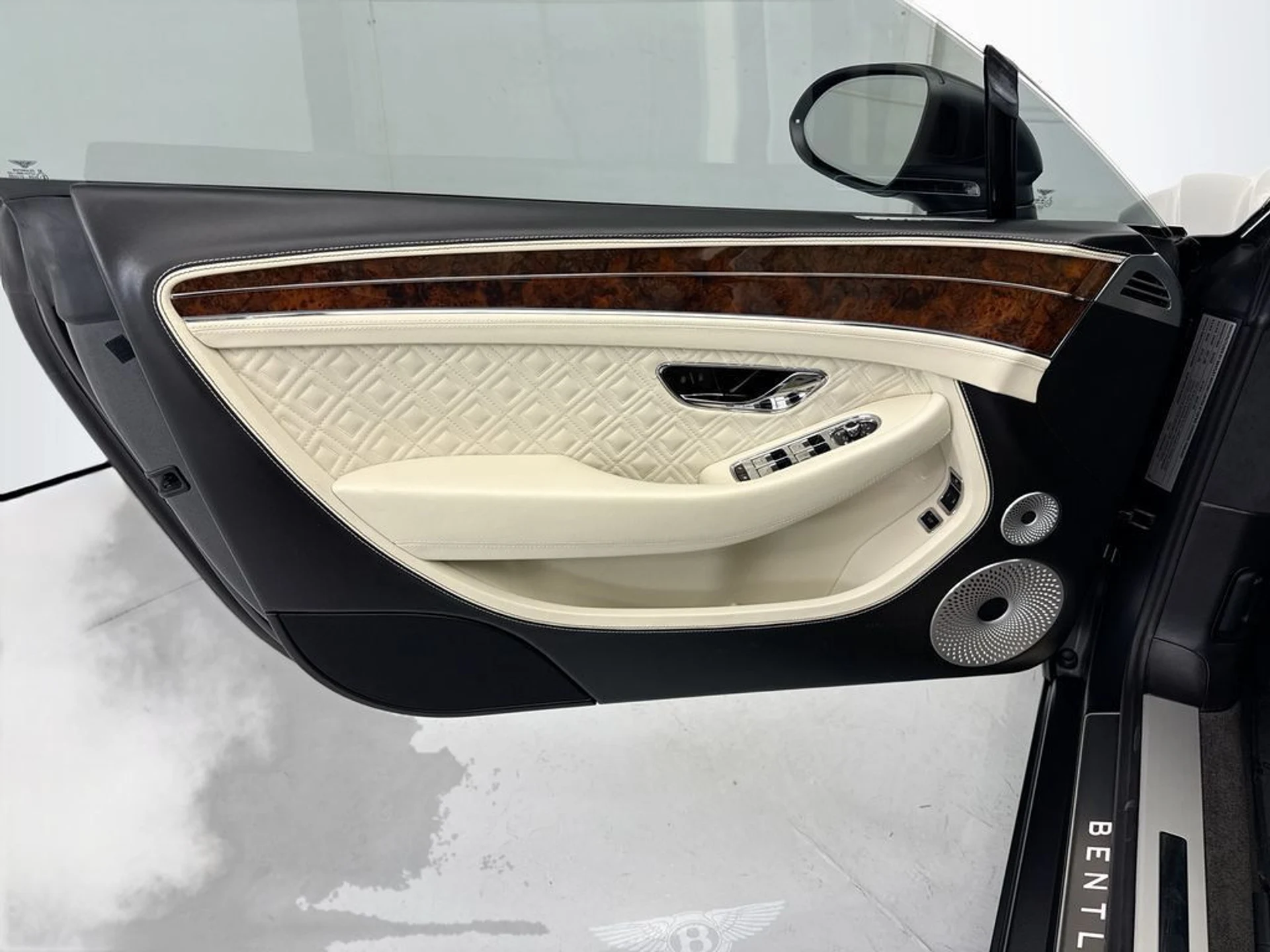 mph022_1104851911_used_2022_bentley_continental_gtmullinercoupe_8119_23012580_23_1024_d29a3449ed