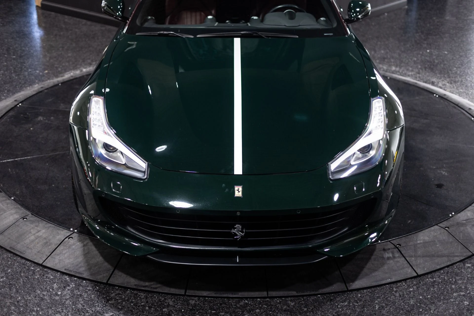 mph022_1107952221_Used_2018_Ferrari_GTC_4_Lusso_Tailor_Made_70th_Anniversary_HUGE_STICKER_1772204837_a94473179c