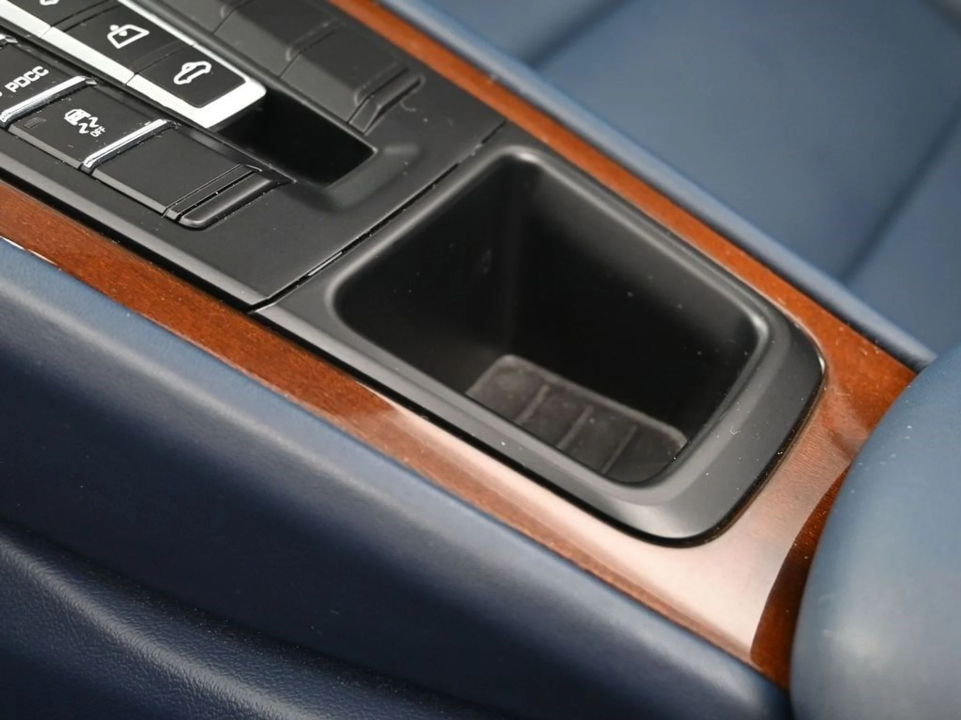 mph022_1112165693_9836d4507eddbe592f9195069c9983f1x_fca707c05a