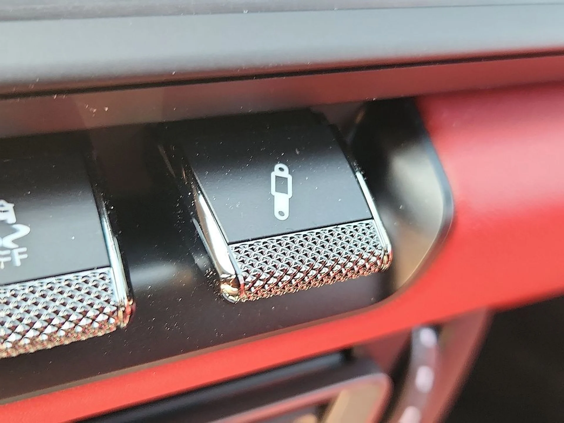 mph022_1116022047_efdad720cd88f9acdfdabcbb16385634x_78f118d477