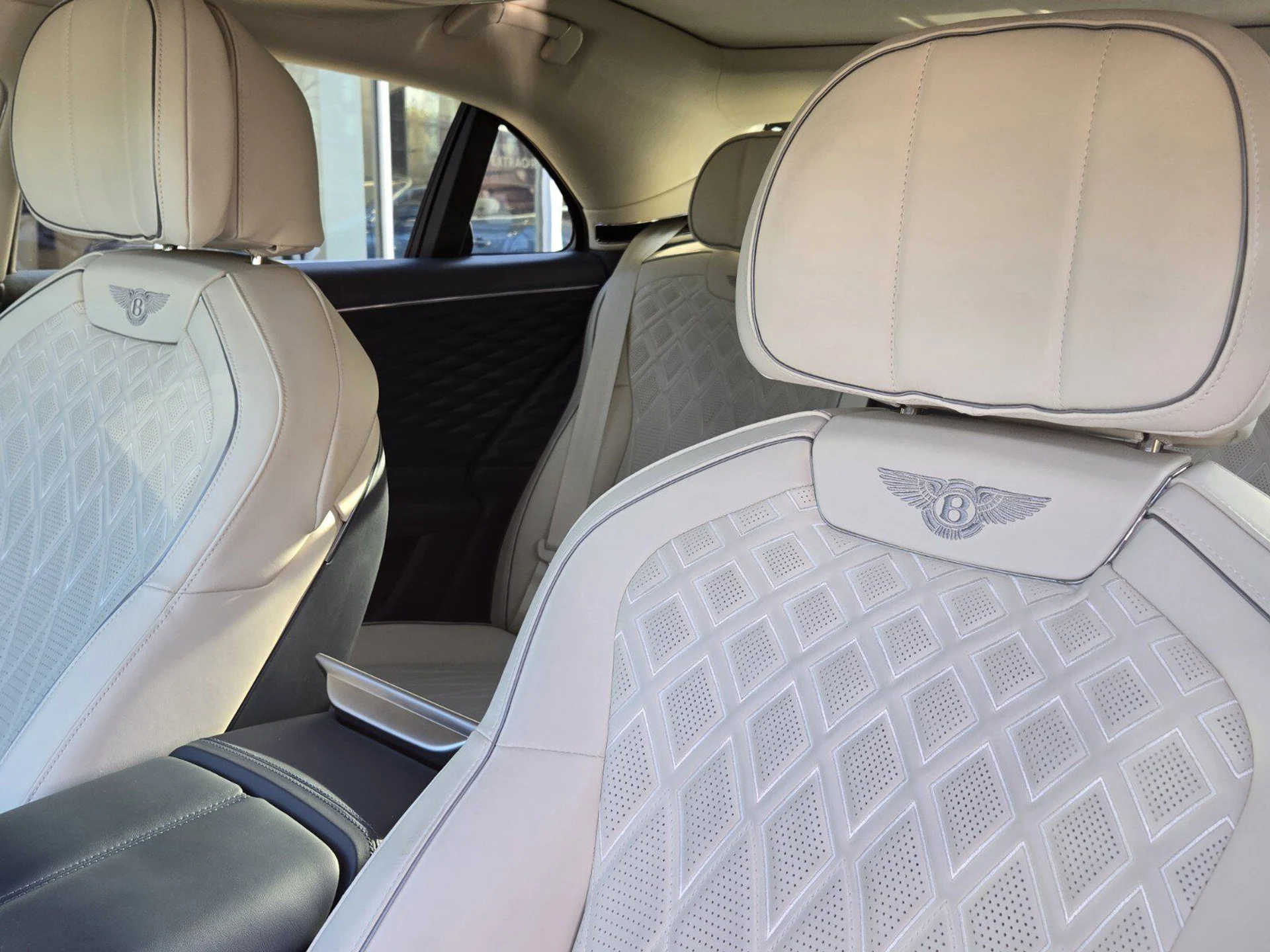 mph022_1116239926_c0ba523b0441f89bf38acdd07d1895d4x_5aabc68c2c