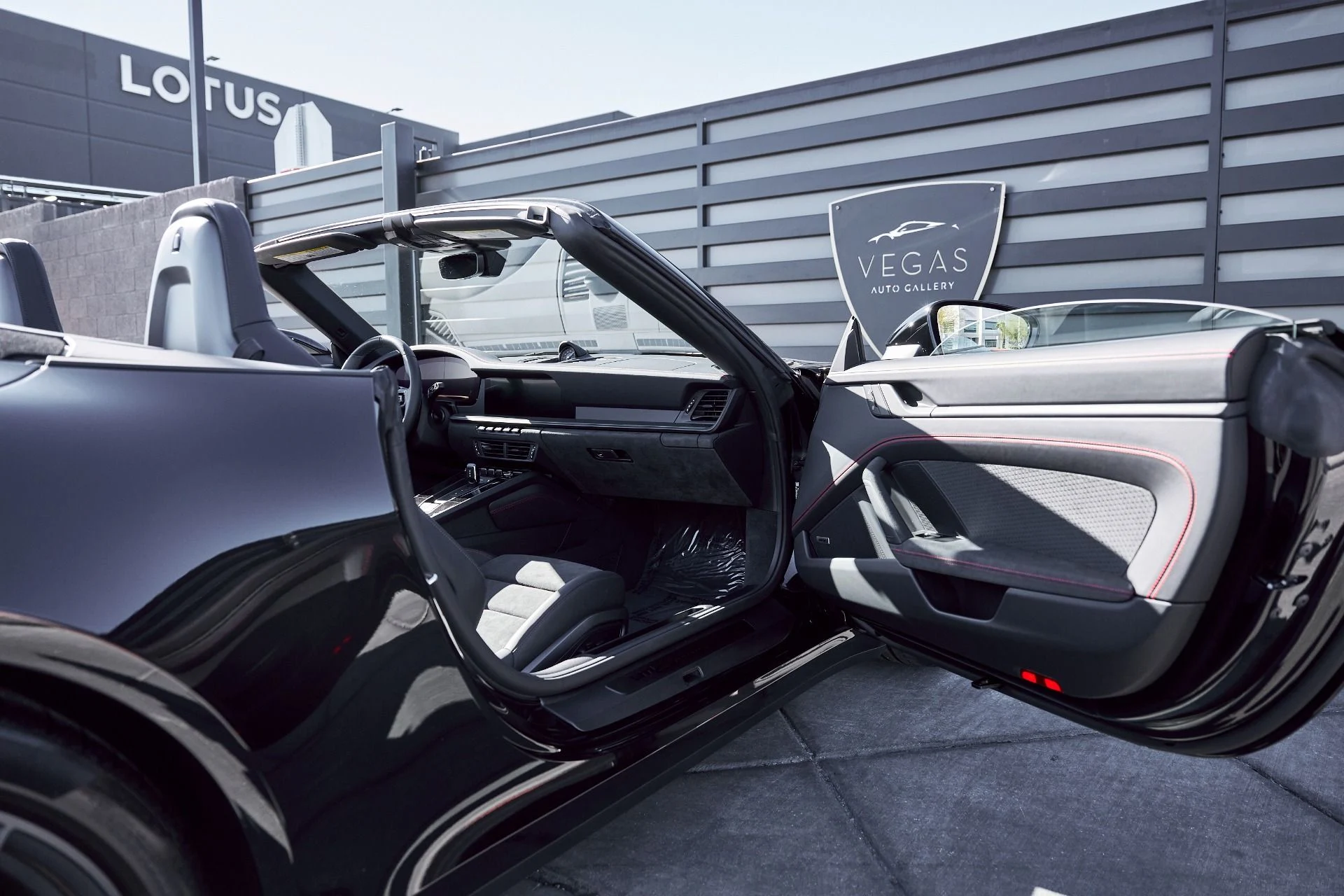 mph022_1117990378_Used_2026_Porsche_911_Carrera_GTS_1767062873_f10bc295f2