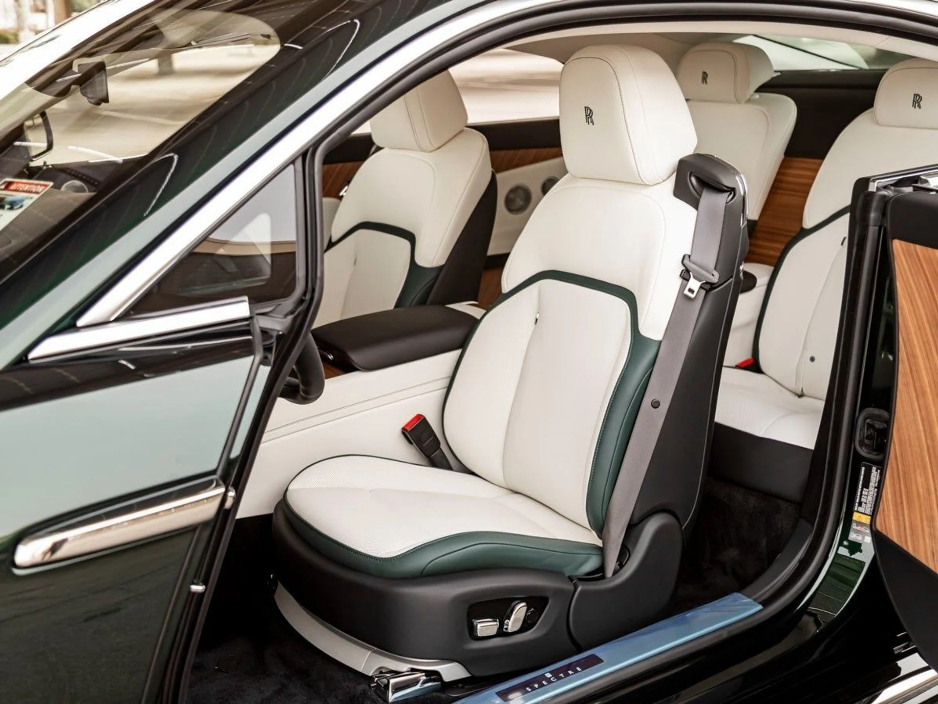 mph022_112309027_23_8fcaa7d1ca