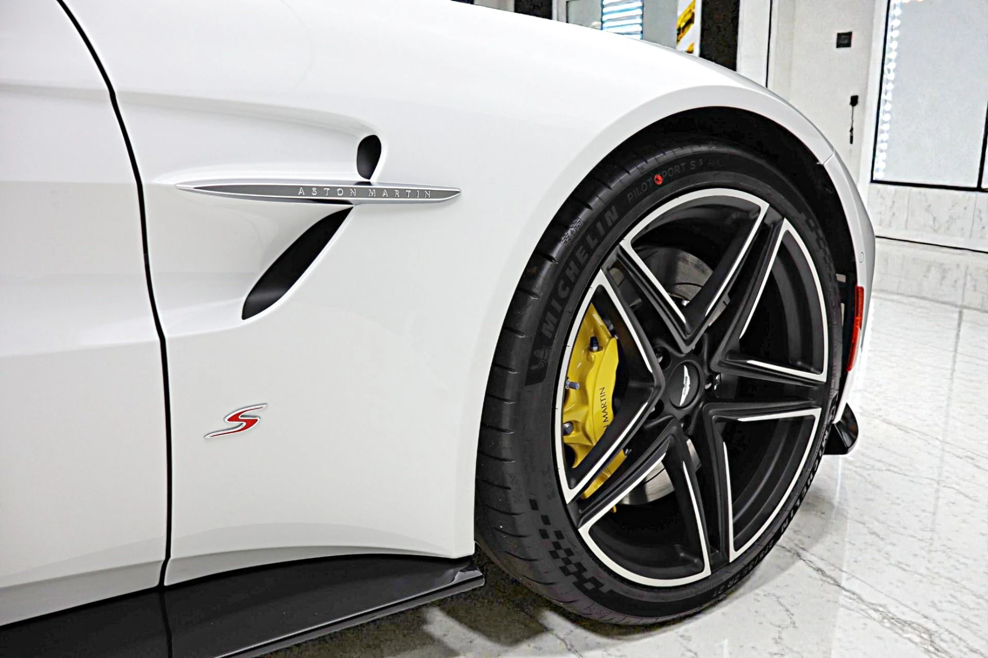 mph022_1127727516_New_2026_Aston_Martin_Vantage_S_edfe3572a7