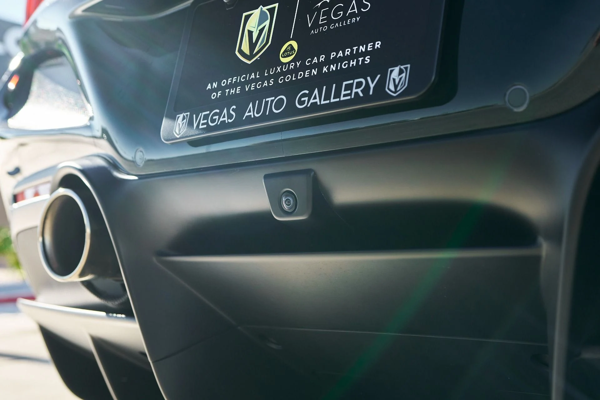 mph022_1133598909_Used_2022_Ferrari_F8_Tributo_Base_1765662029_e3e2a1eded