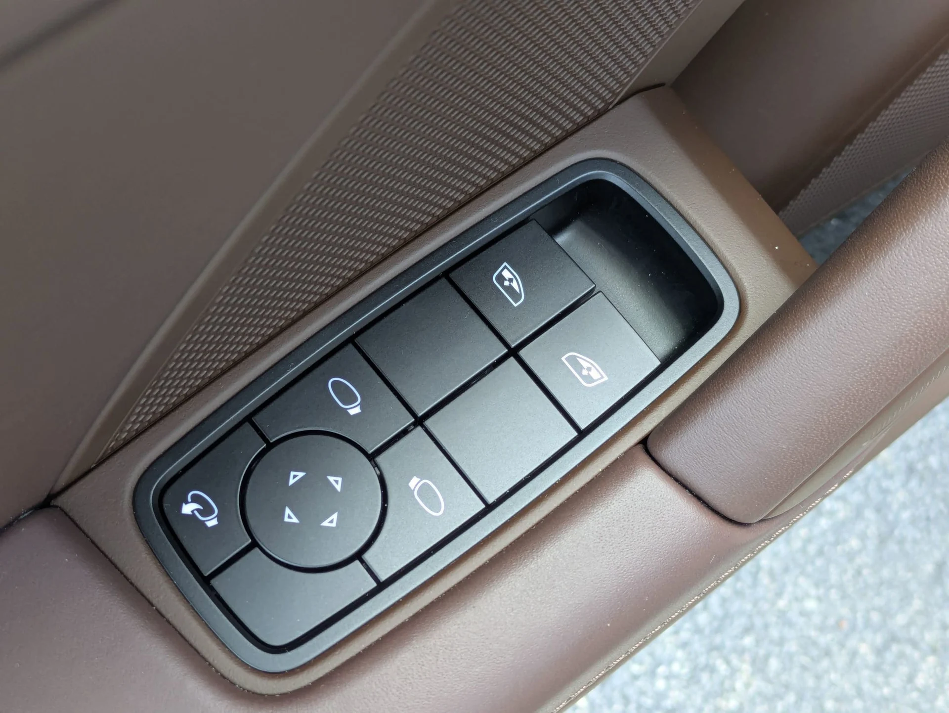 mph022_114045578_bf6a76b466b4f3d35667a621caf80fa4x_f756adf142