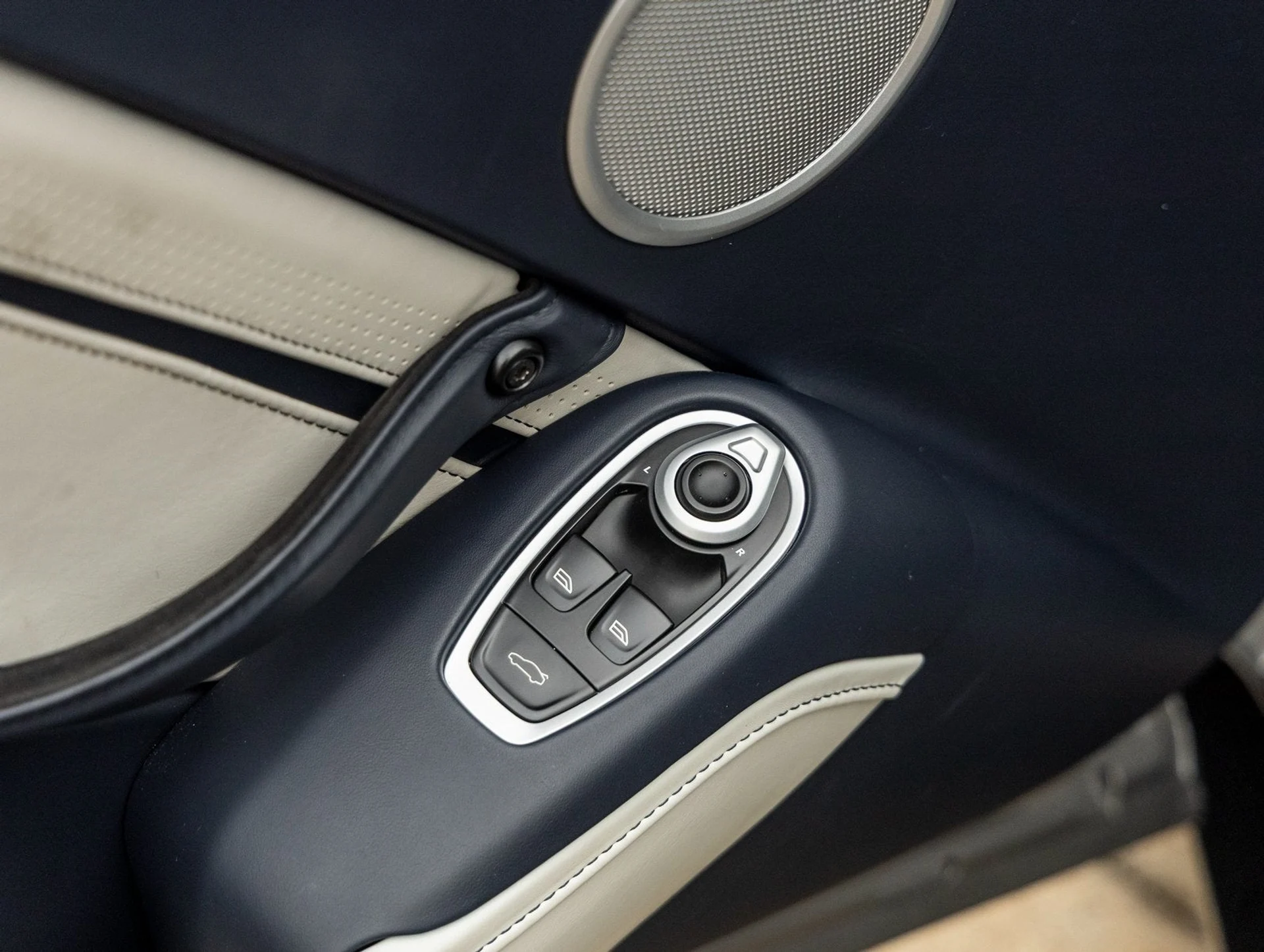 mph022_1147346399_23_30382084bd